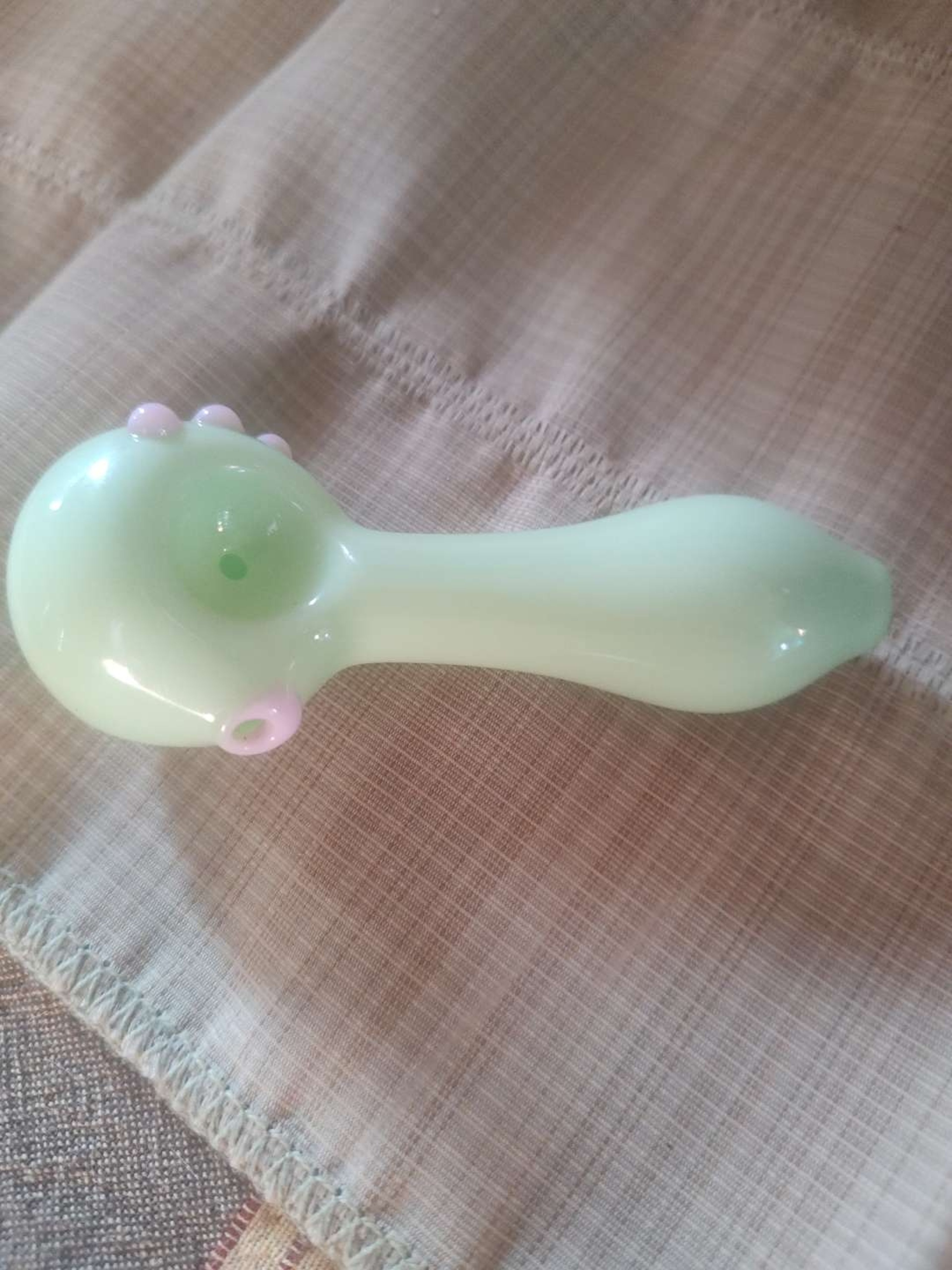 Light green & pink pipe image 0