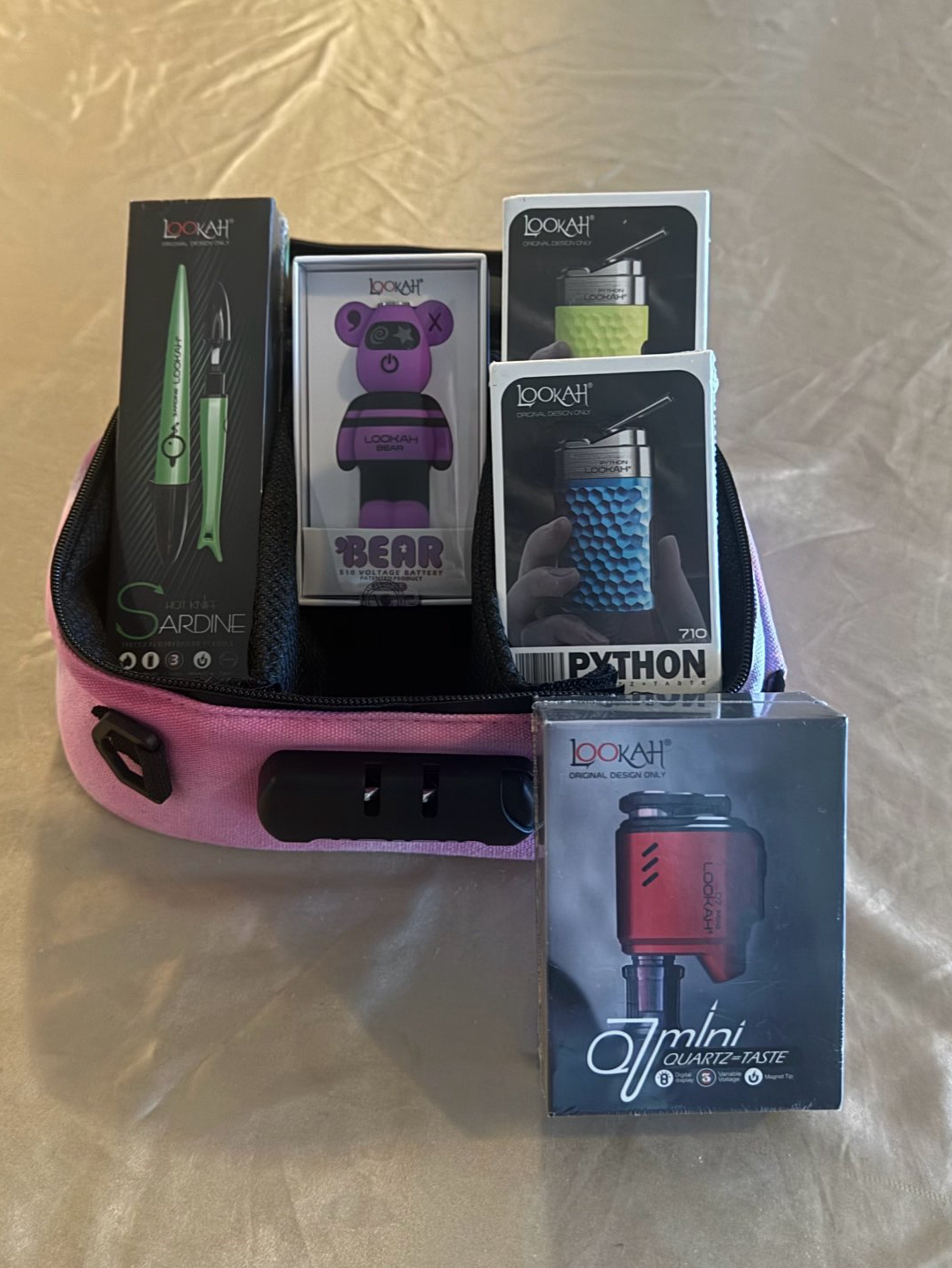 Preview pic of Entire kit for wax, vaping, dry herb. + Smell proof locking bag.