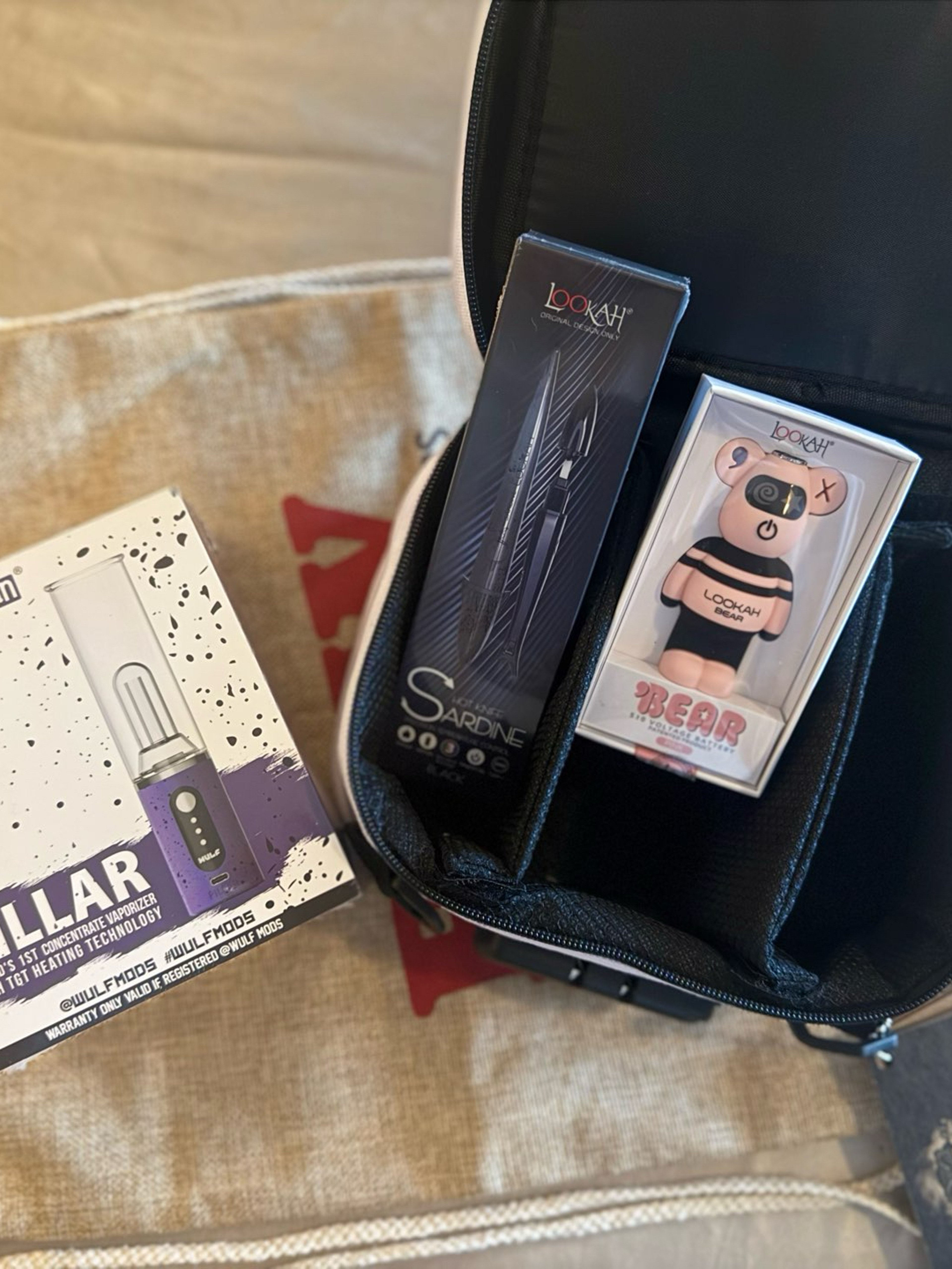 Preview pic of Amazing wax and battery kit + 2 carry bags