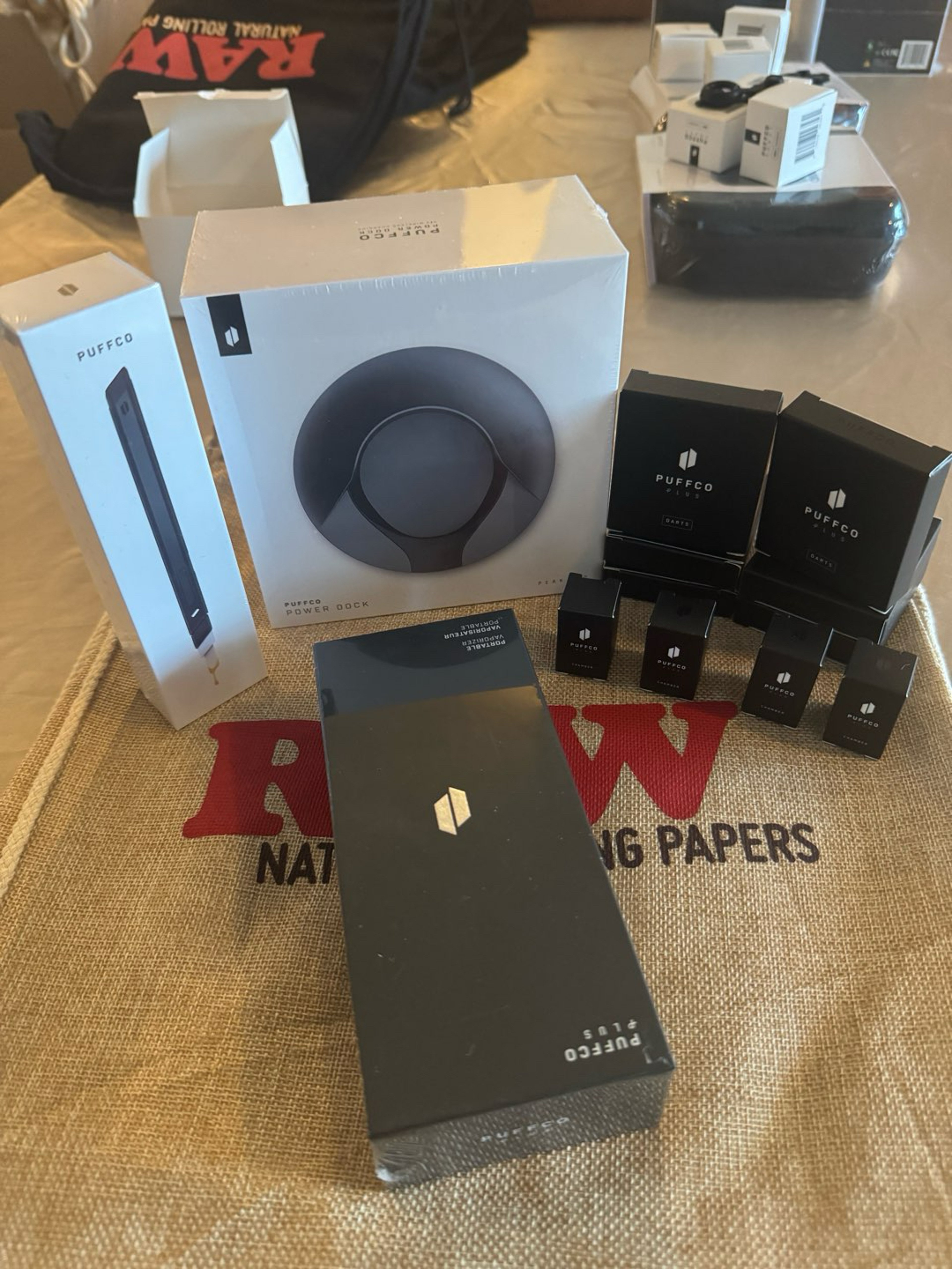 Preview pic of Puffco Plus Kit + Peak Pro Power Dock