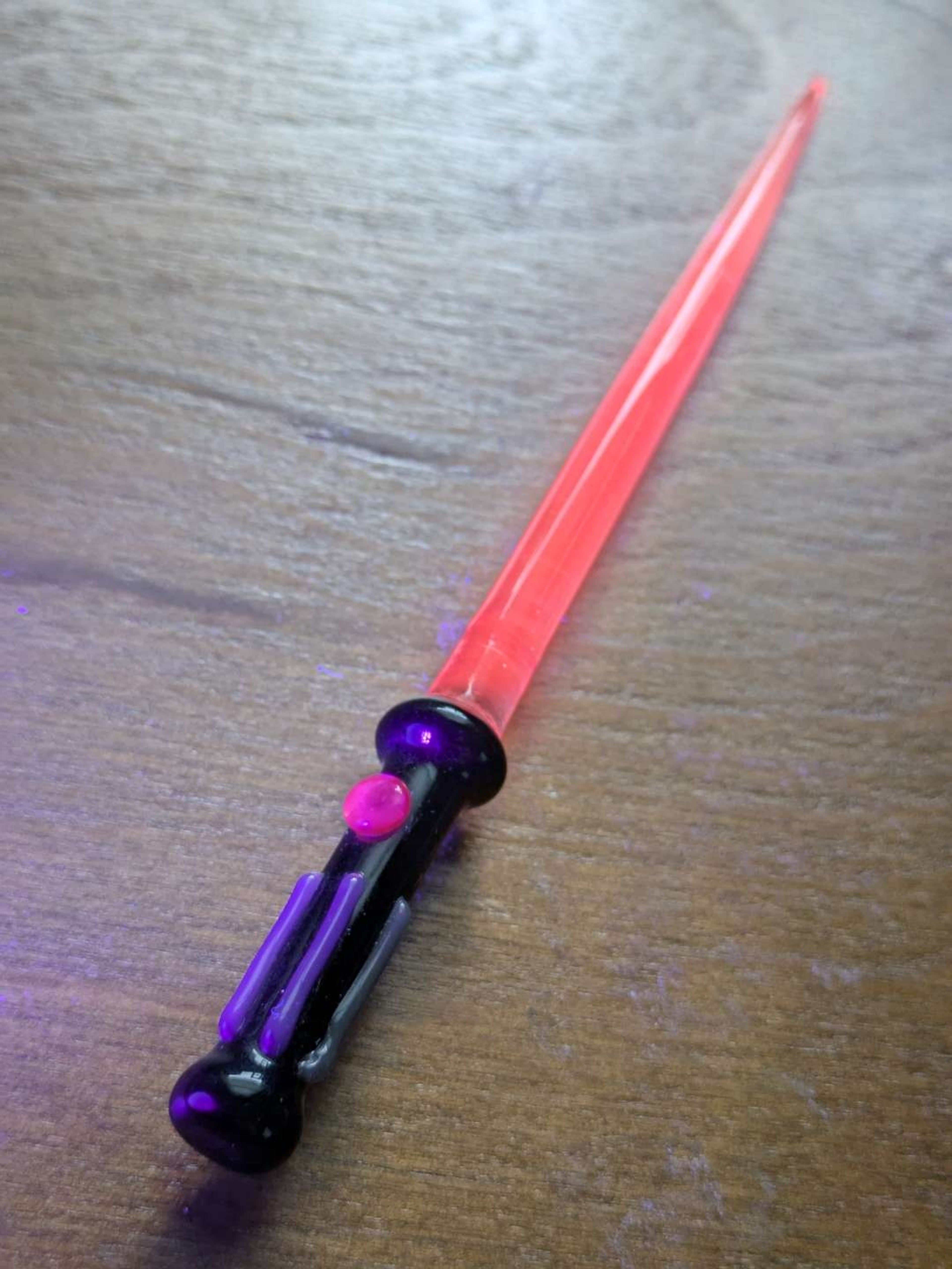 Preview pic of UV Red Sherbet Lightsaber Tool/Dabber in Lucy