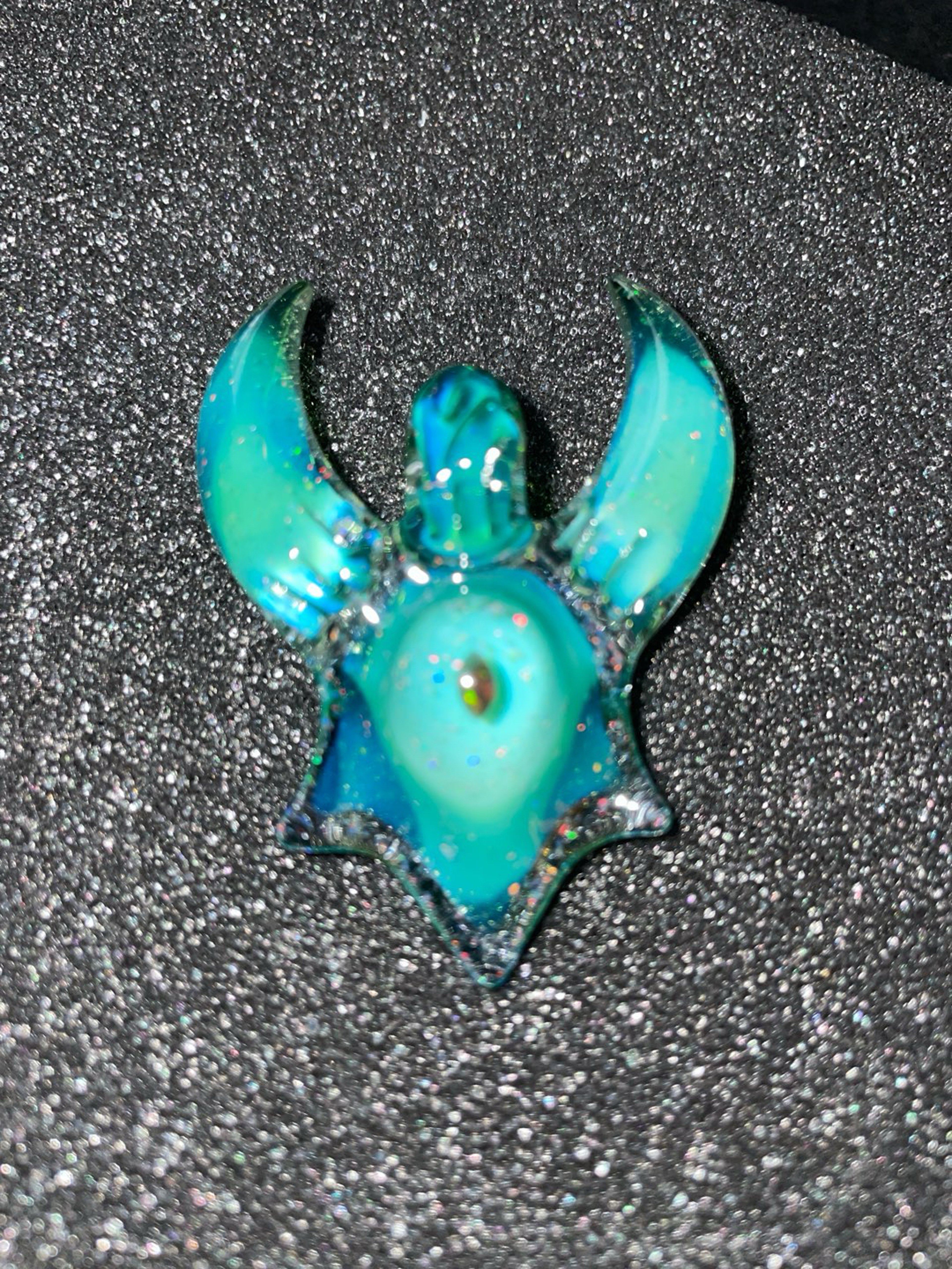 Preview pic of Hemlock glass steer pendant