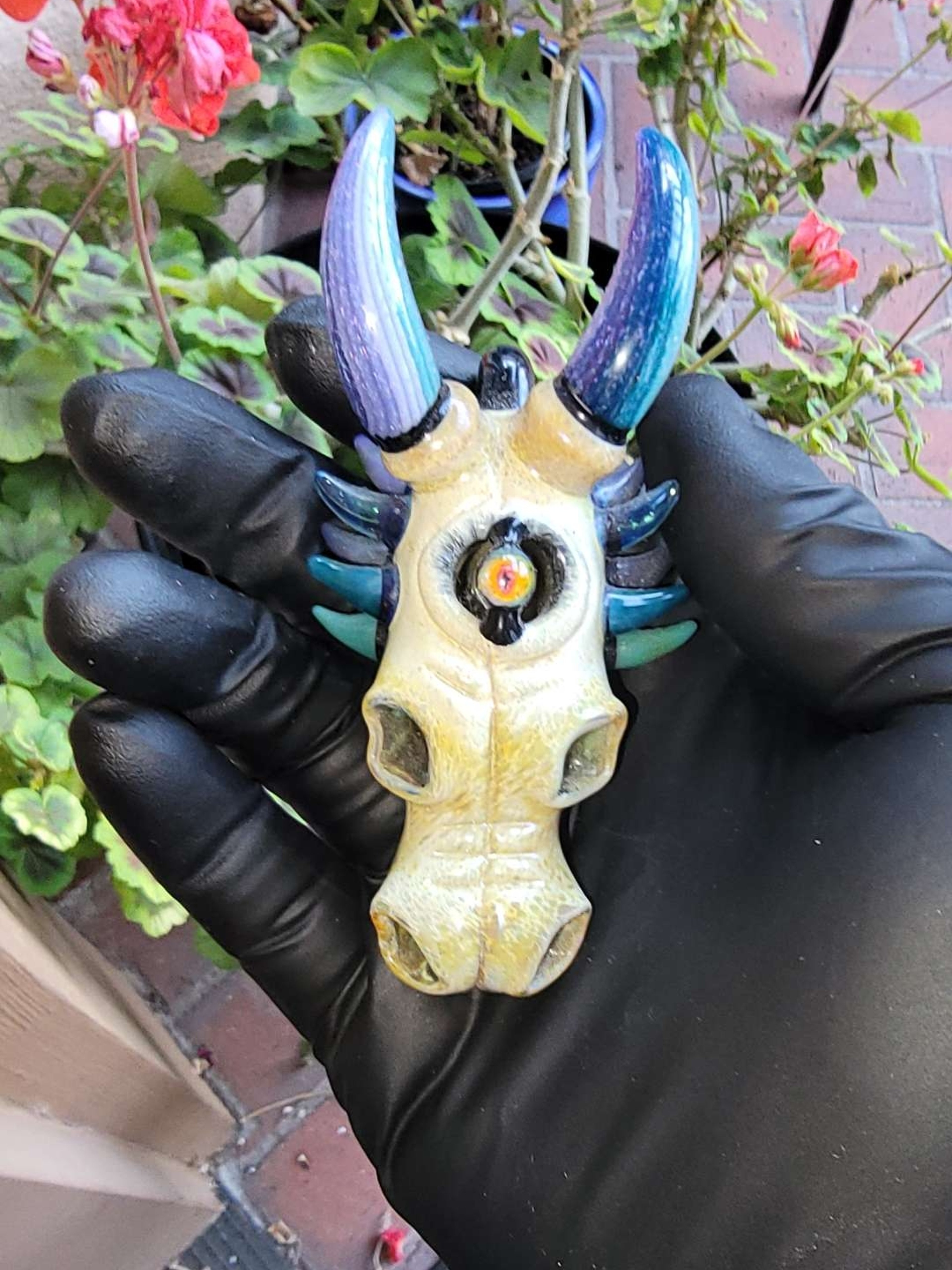 Preview pic of Third eye slayed dragon pendant