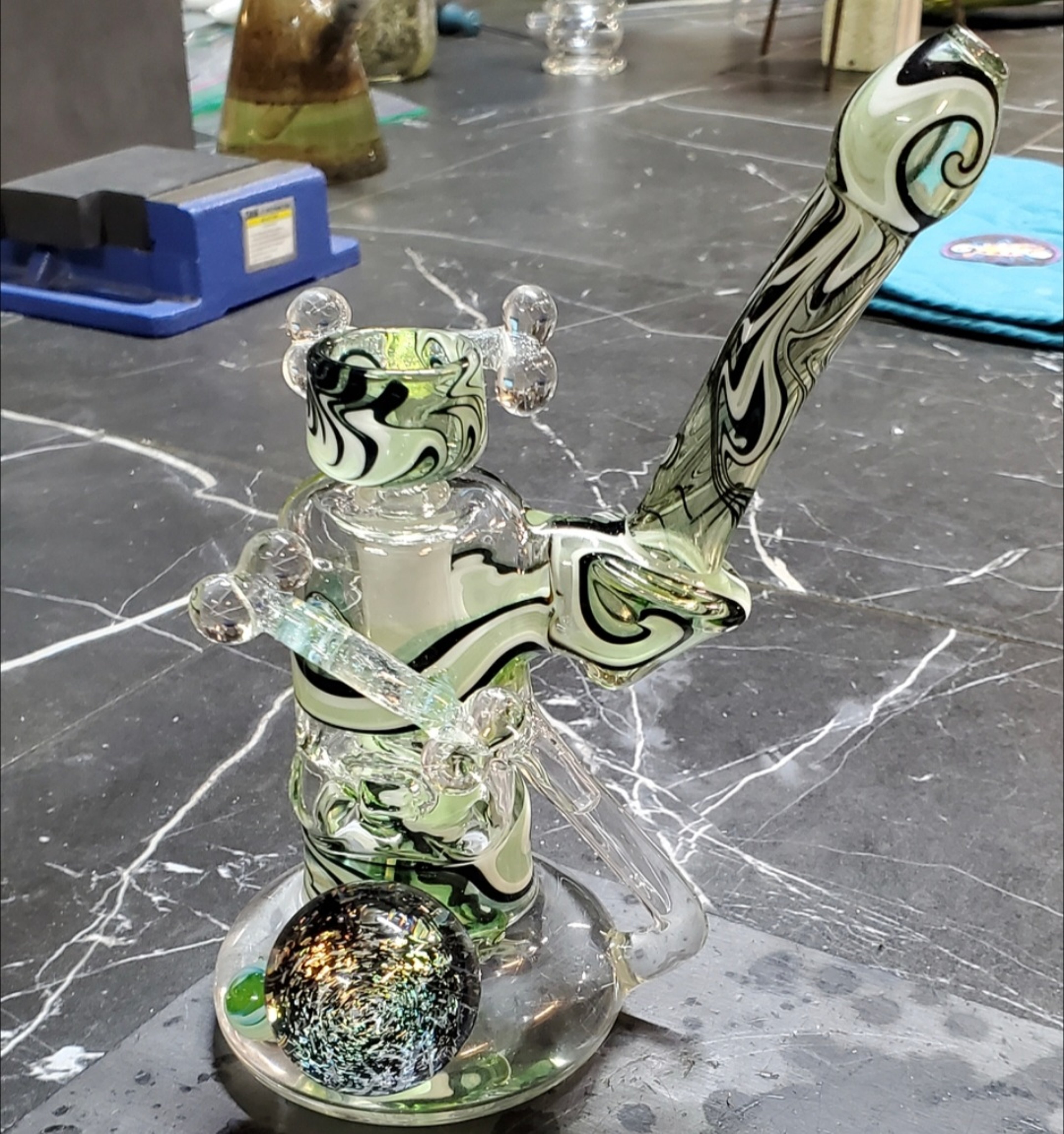 Preview pic of 14mm linework dewar dumper with bone sculpture attachment