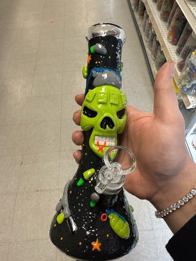 Preview pic of Alien bong