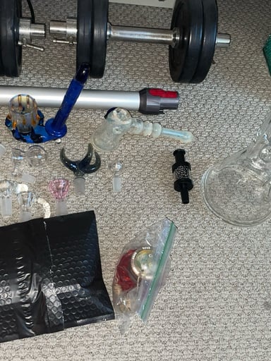 Preview pic of Lot of randoms - price is not accurate message for a deal!
