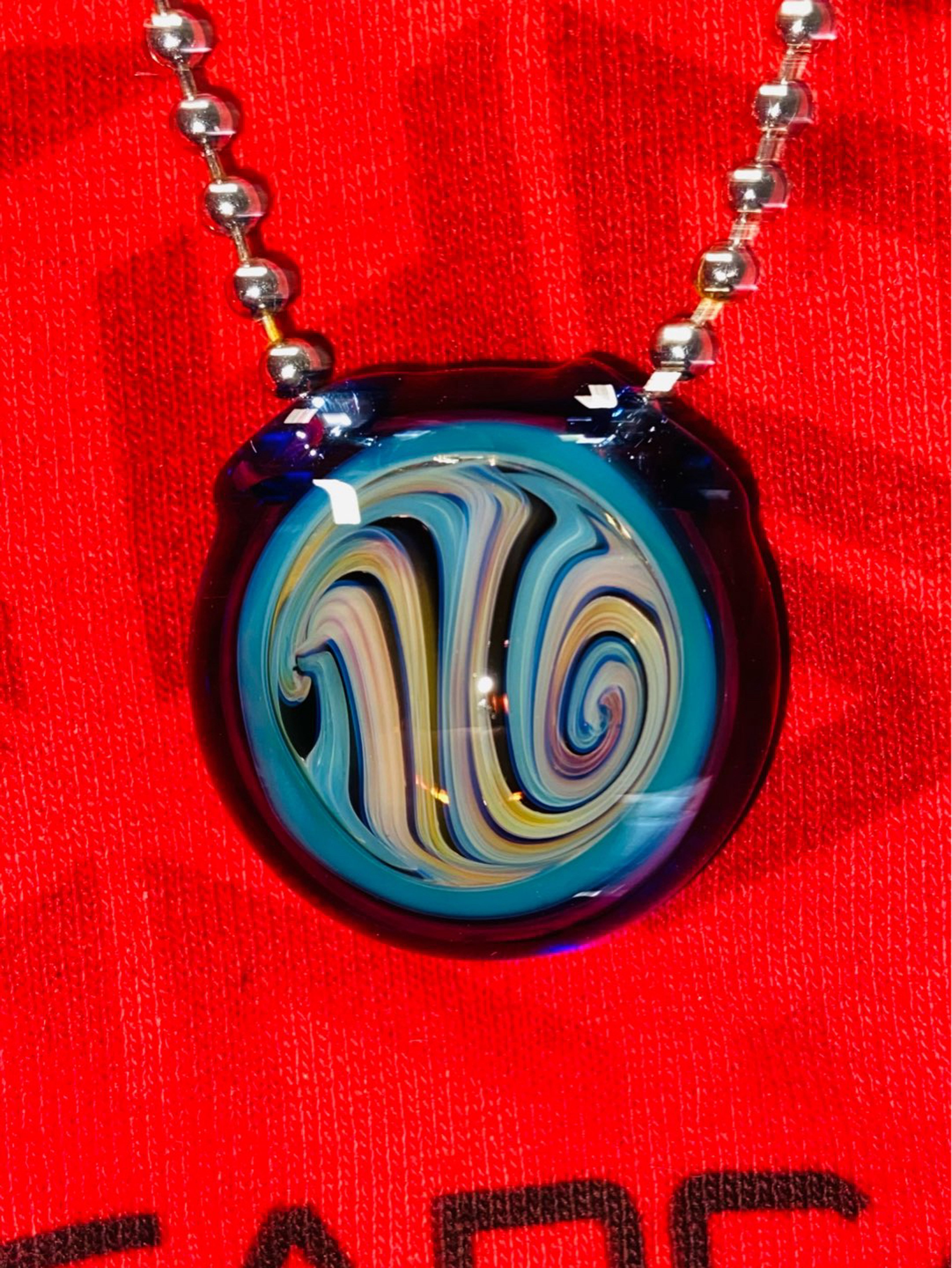 Heady Inside-out One-Way Reversal Pendant image 0