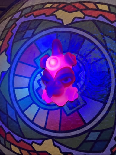 Preview pic of Creepglass UV totem bird pendant