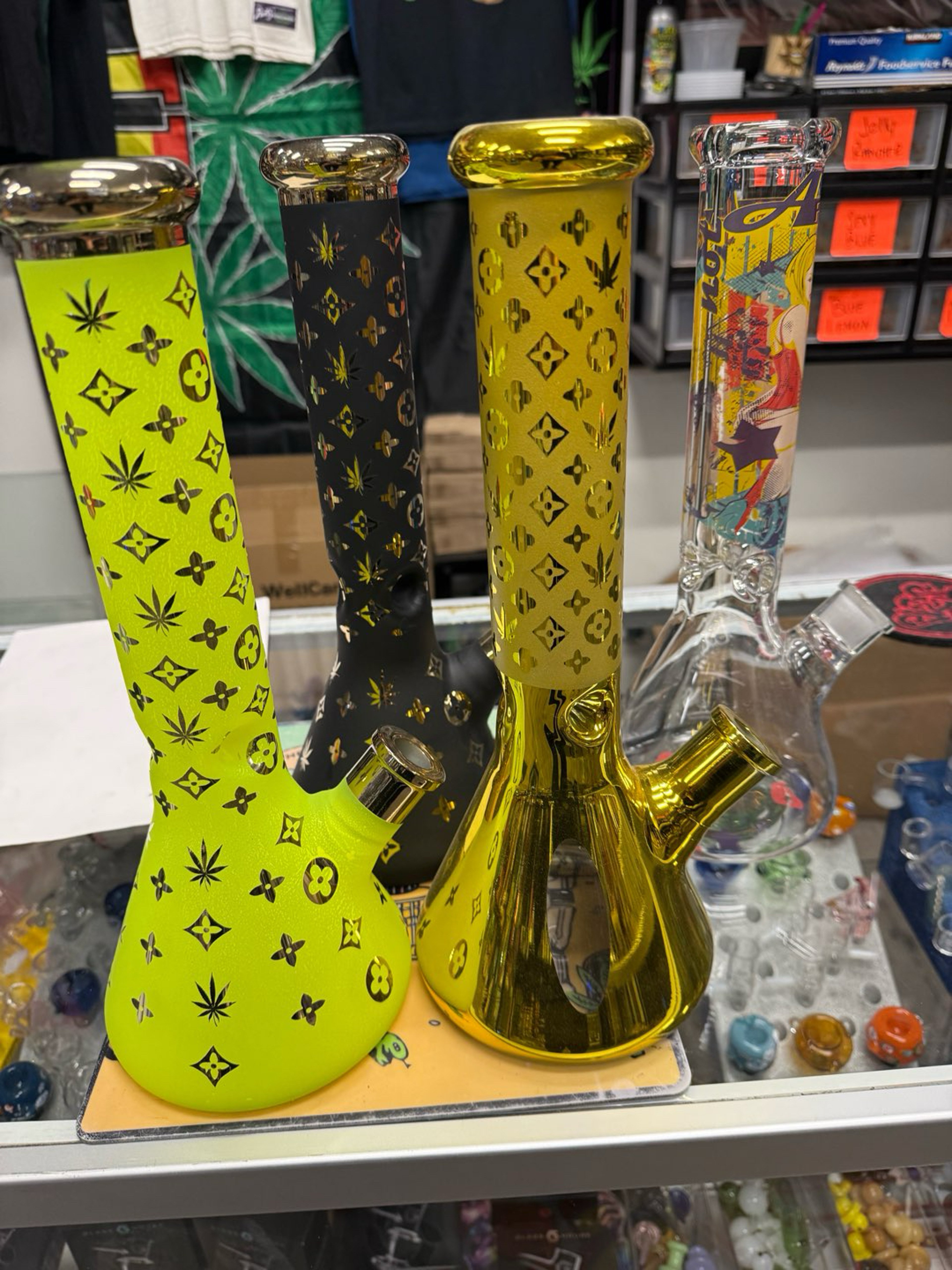 Preview pic of Beaker bongs