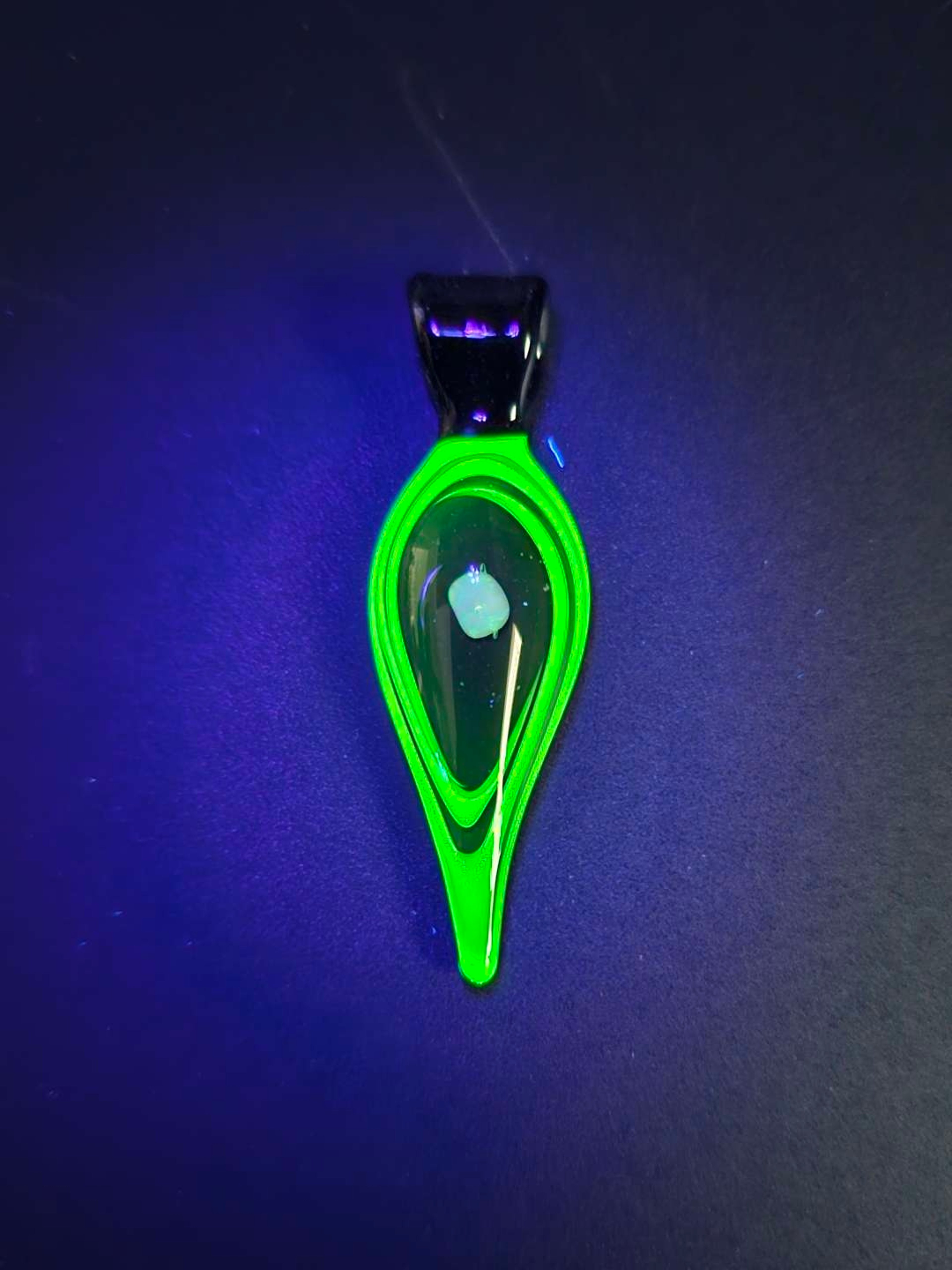 Preview pic of UV Pendant
