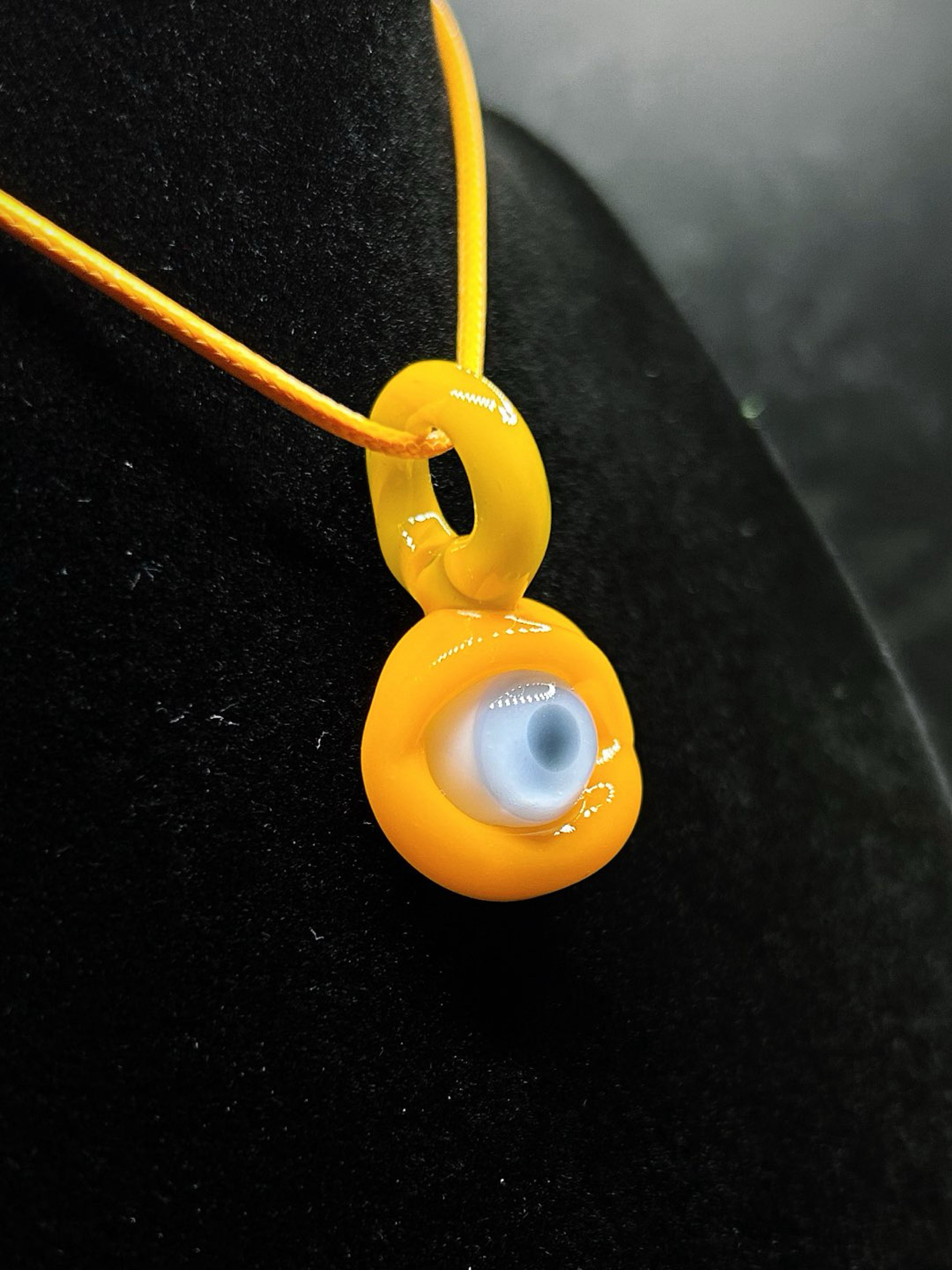 Preview pic of MarvinsGlass024 Eye Pendant 👁️