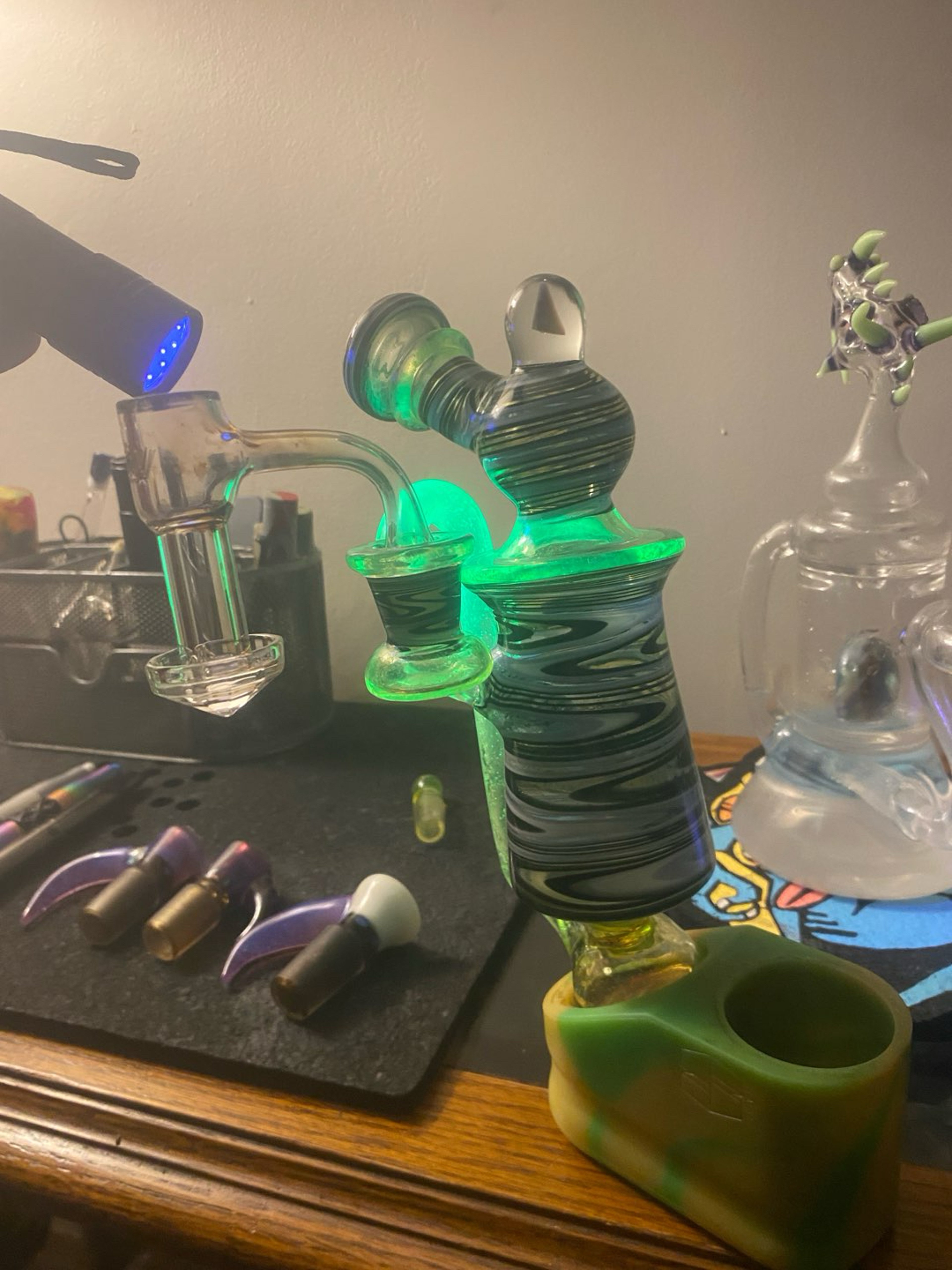 Preview pic of Uv puffco attachment with 14mm joint an plug incase u just wanna use the puffco