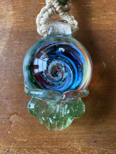 Preview pic of stealie pendant