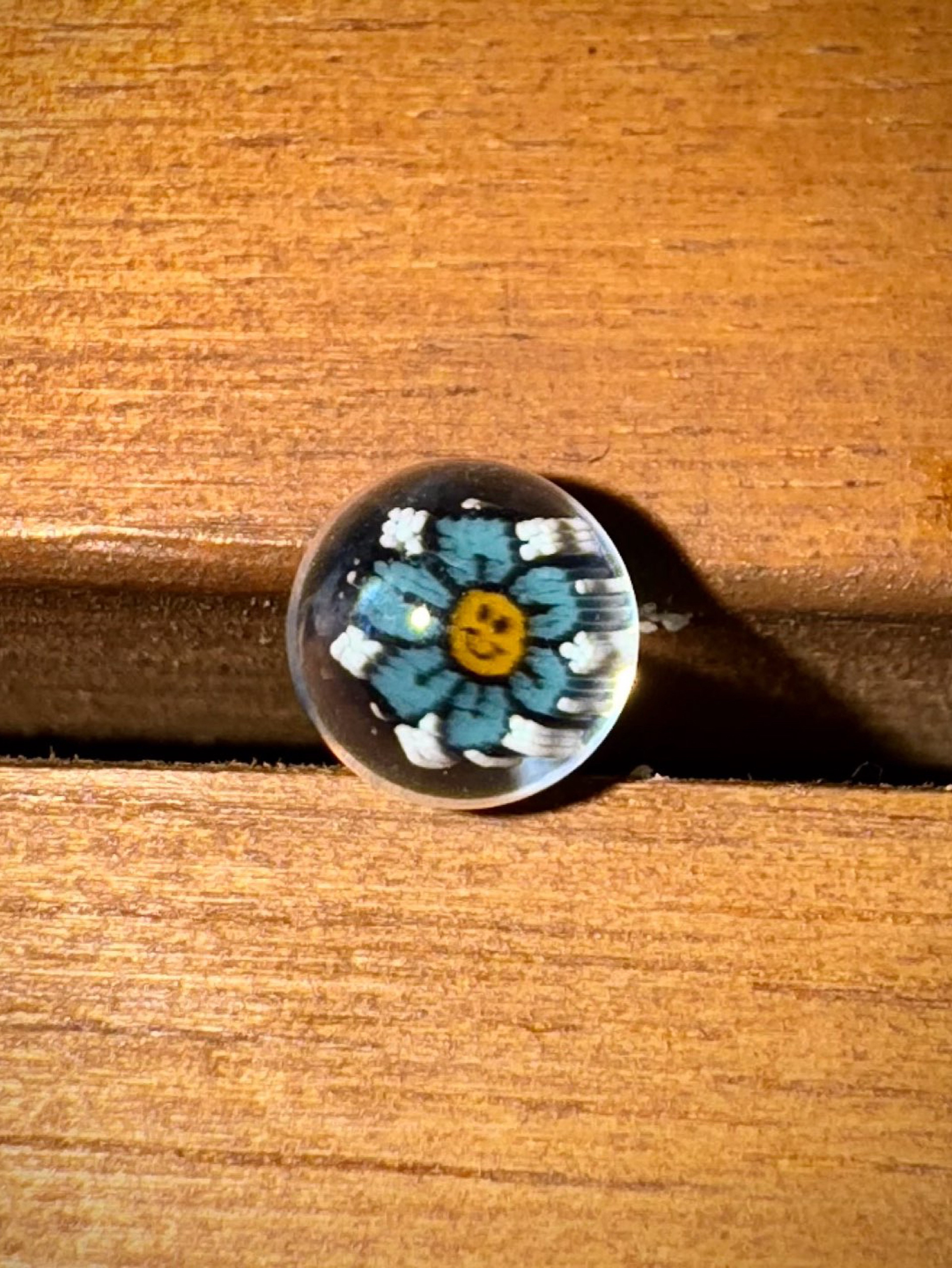 Preview pic of Steve H Glass Blue Happy Flower Pearl 6mm