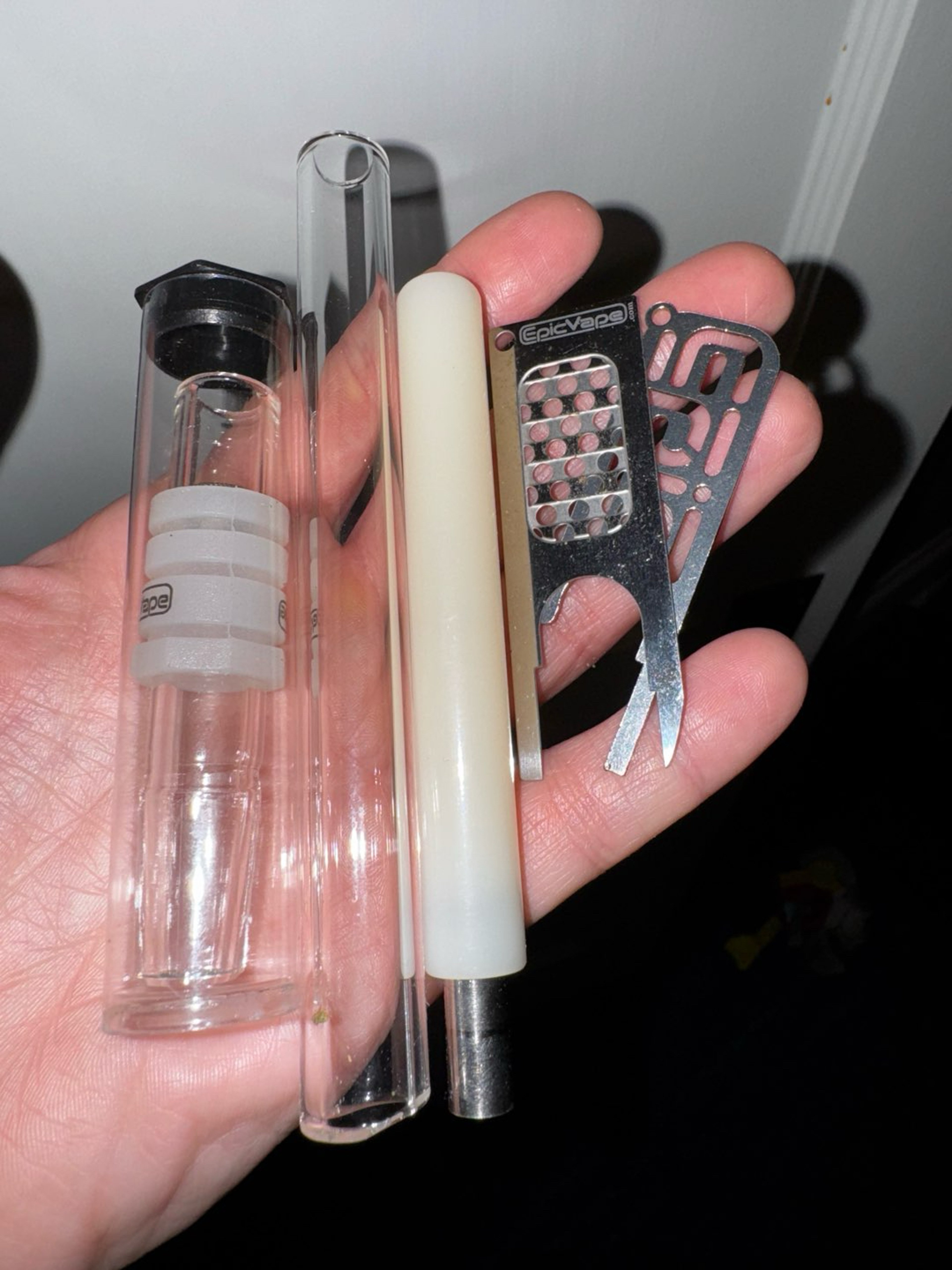Preview pic of Assorted log vape accessories