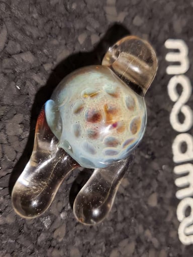 Preview pic of Drippy honeycomb pendant