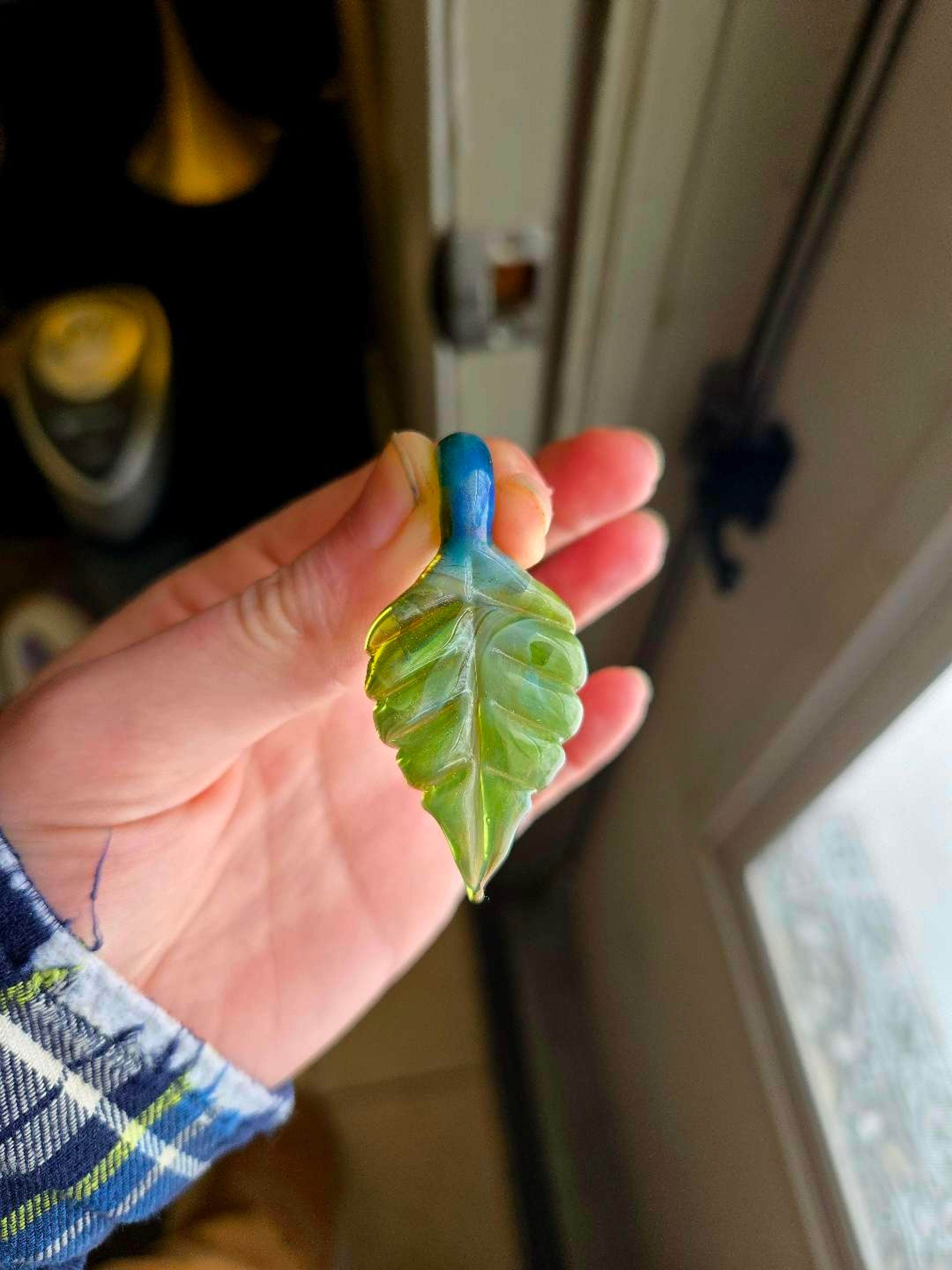Preview pic of Leaf Pendant