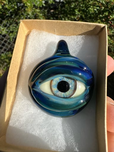 Preview pic of Eye pendant by Blueshift Glass