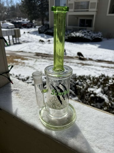 Preview pic of Simba Bong