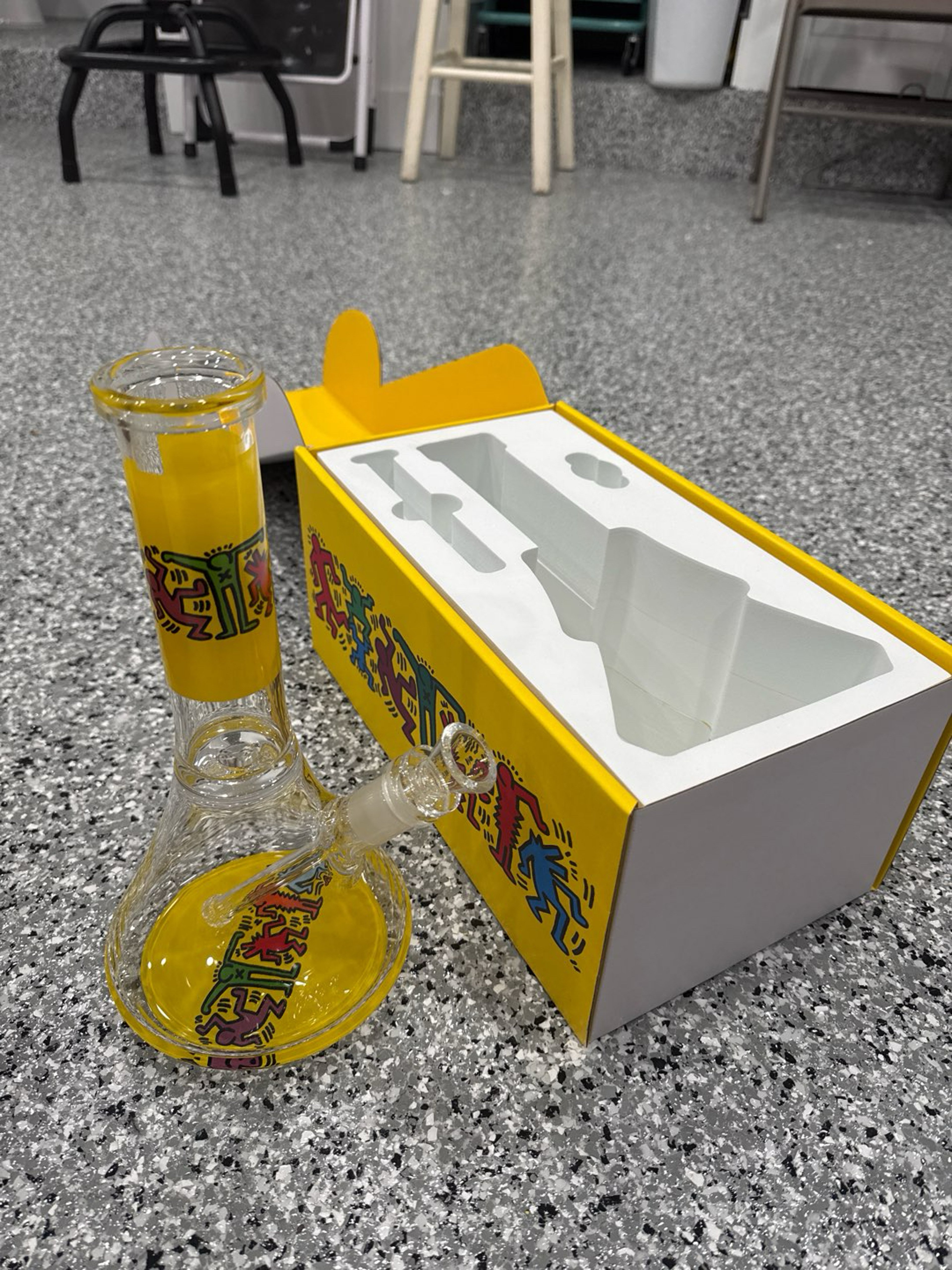 Preview pic of KHaring Glass Waterpipe