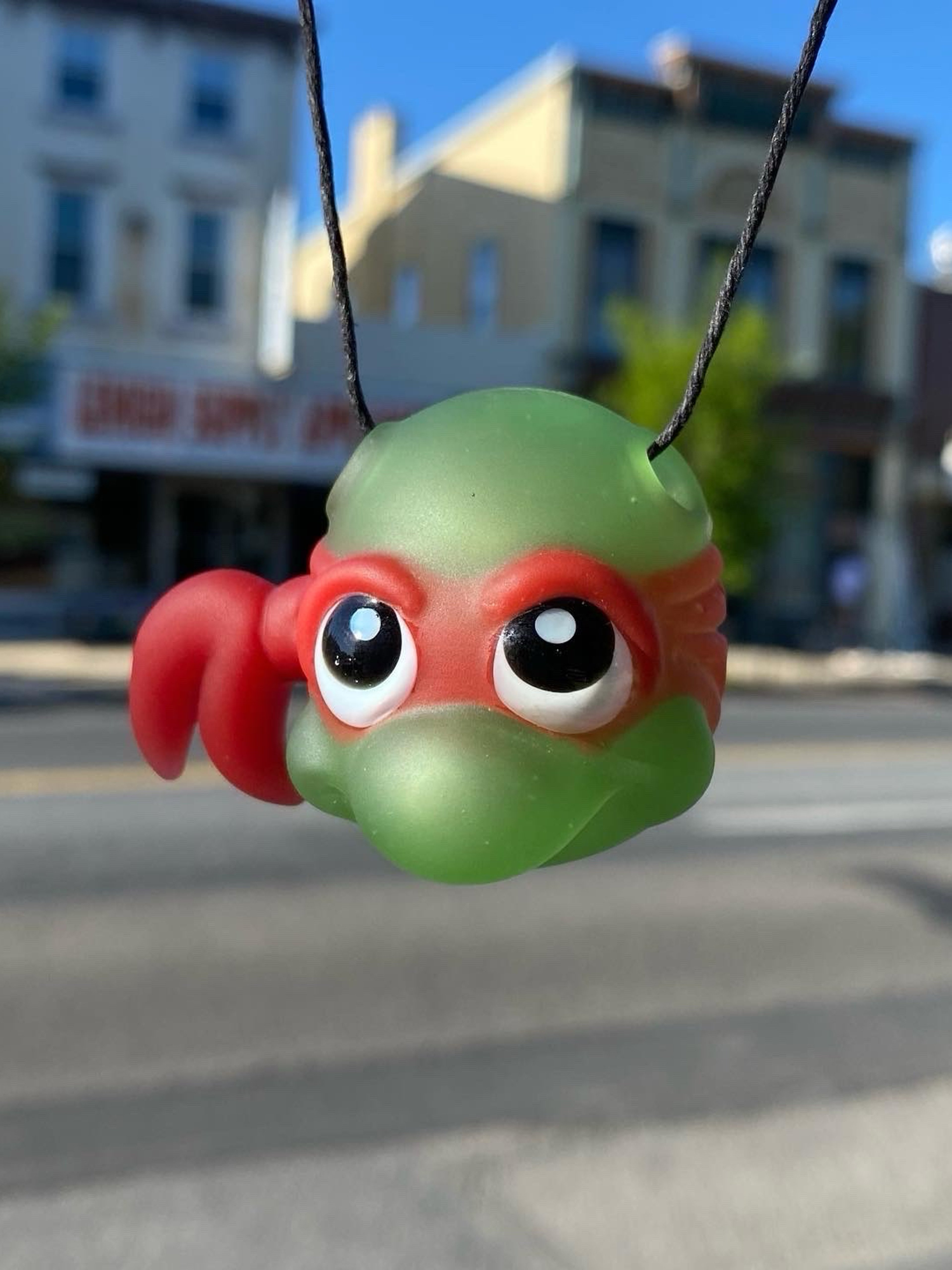 Preview pic of Jsmart Raphael Pendant
