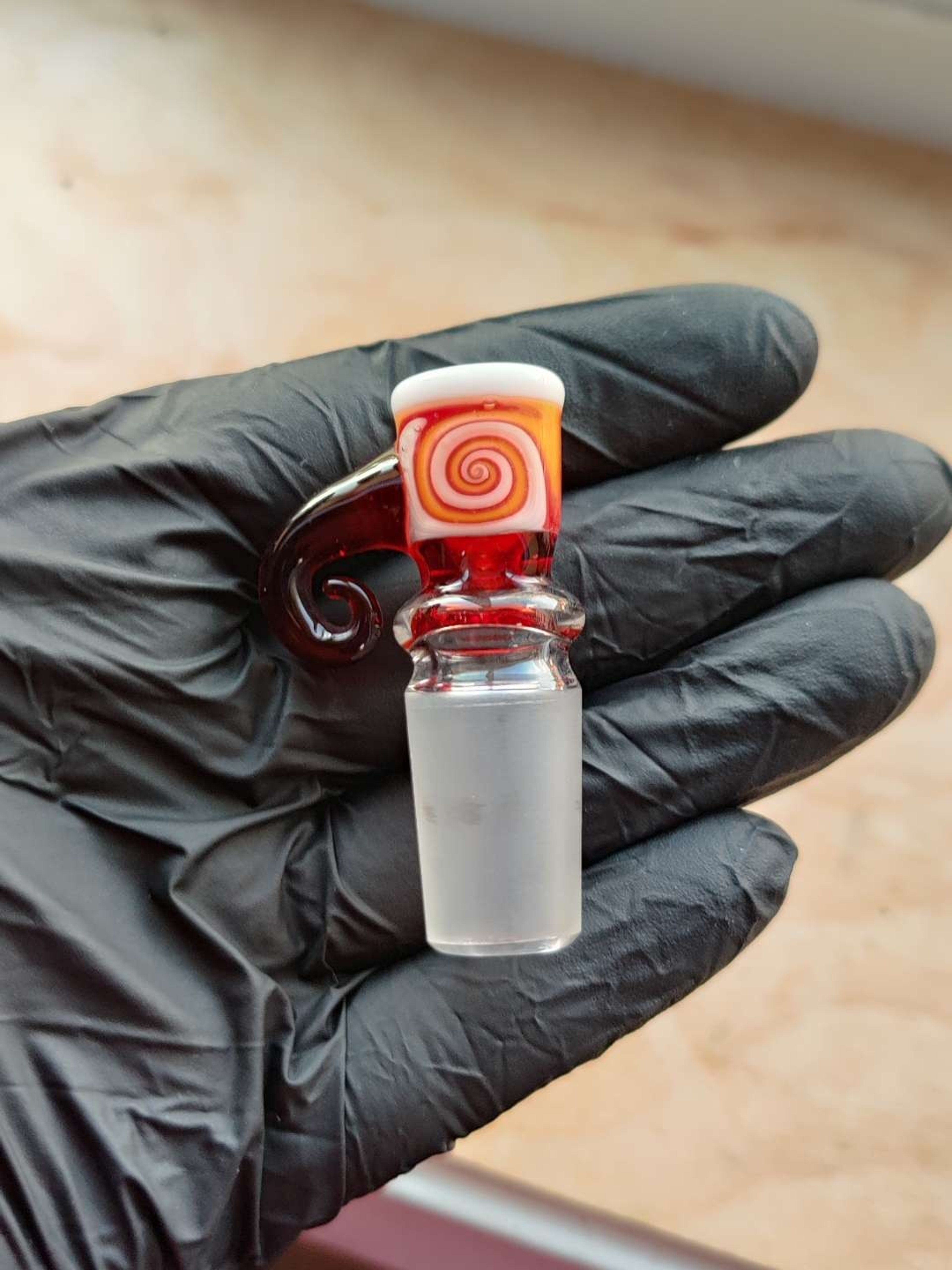 Preview pic of Royal's glass OG Pinch slide