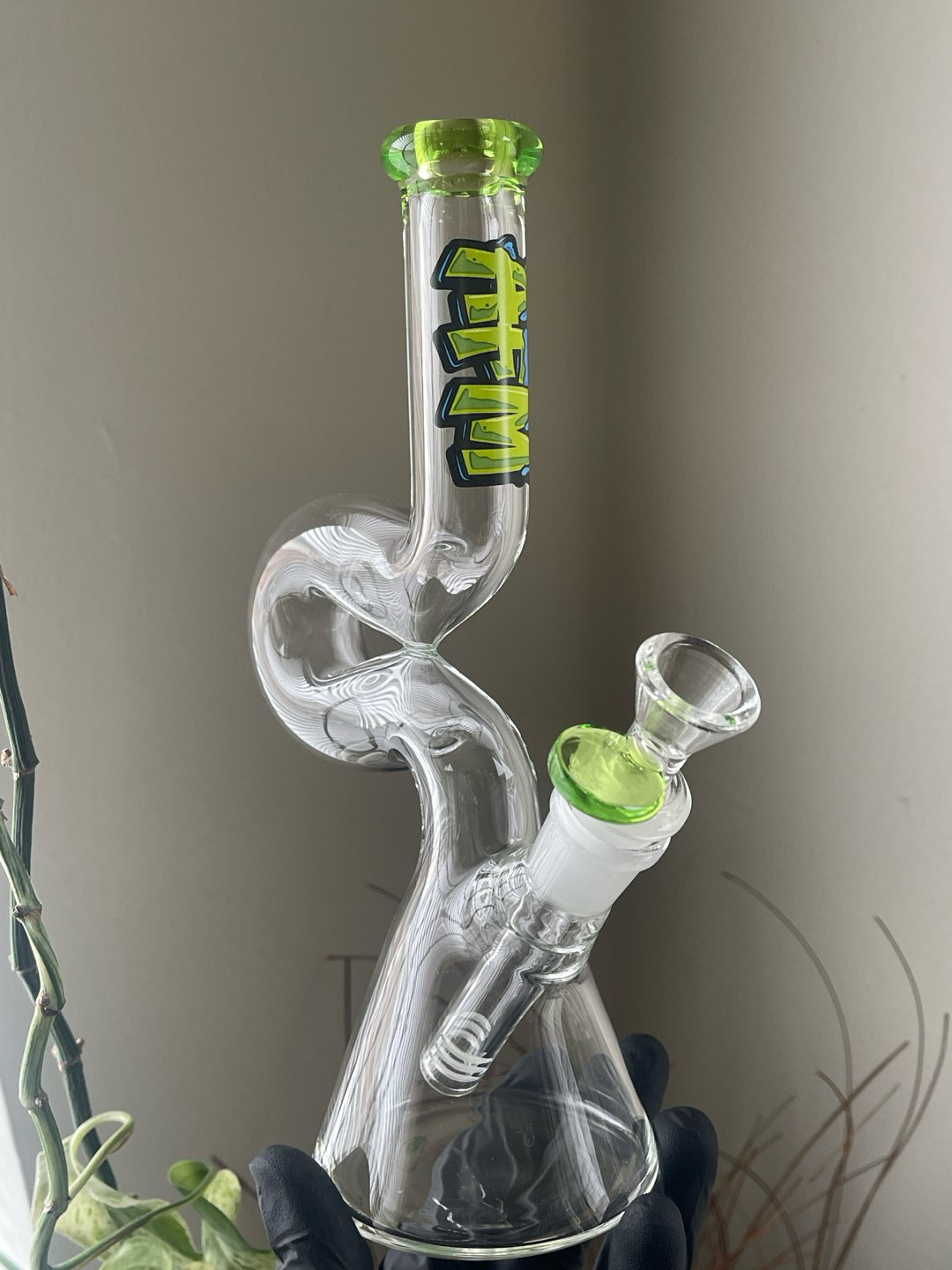 Preview pic of AFM Hunchback Beaker