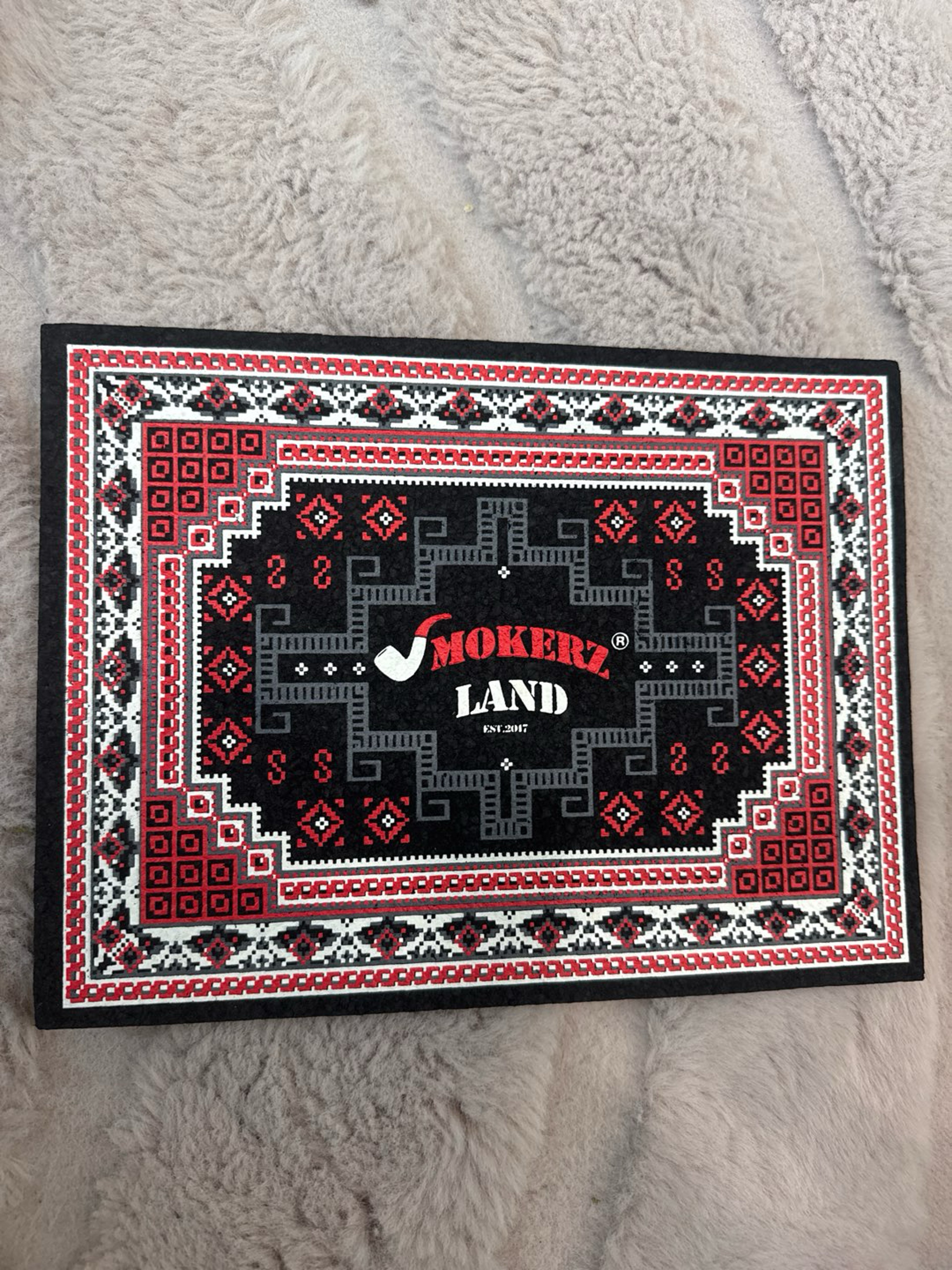 Preview pic of Red/Green Bit rug by Smokerzland