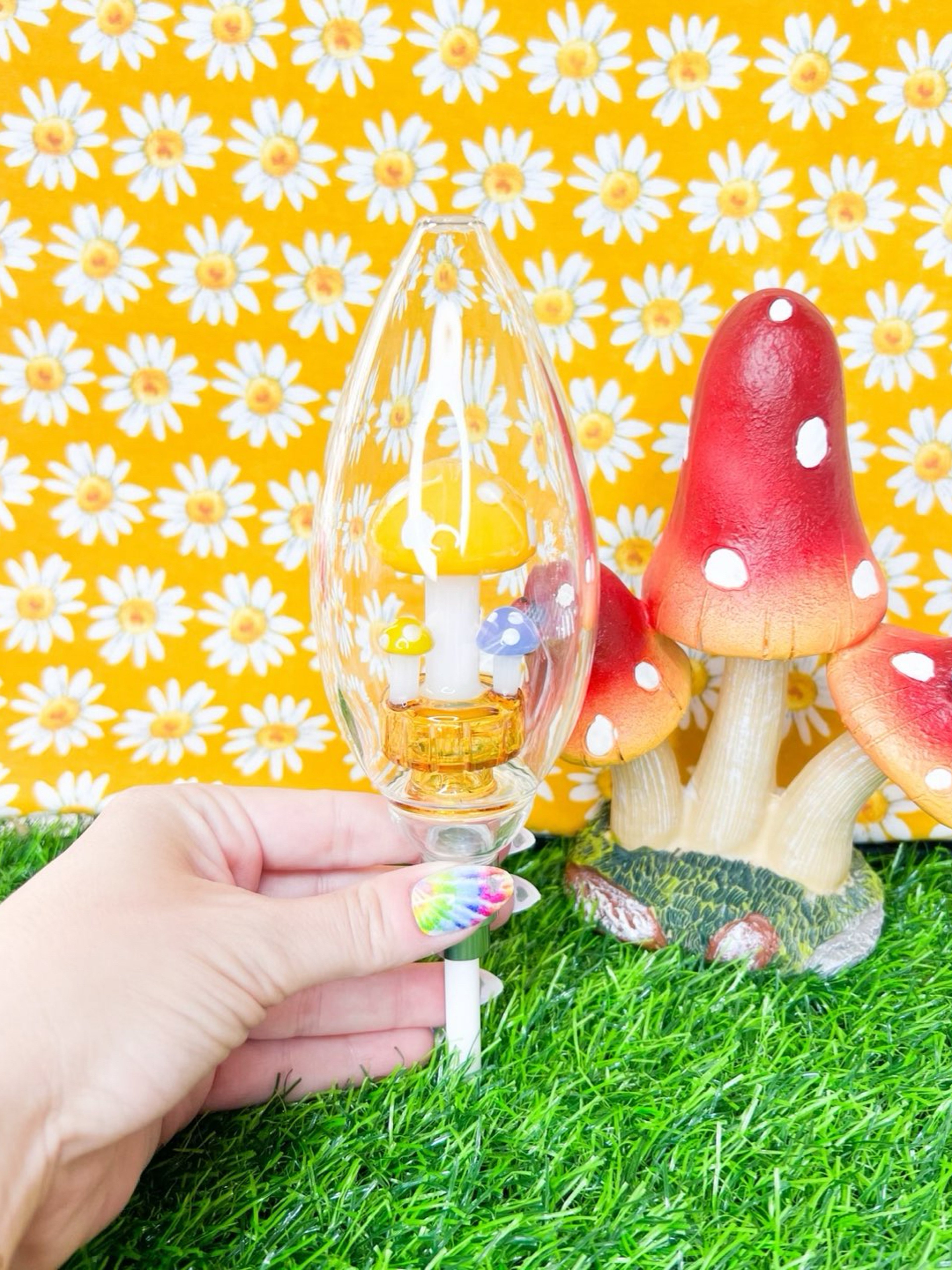 Preview pic of Yellow Mushroom Nectar Collector