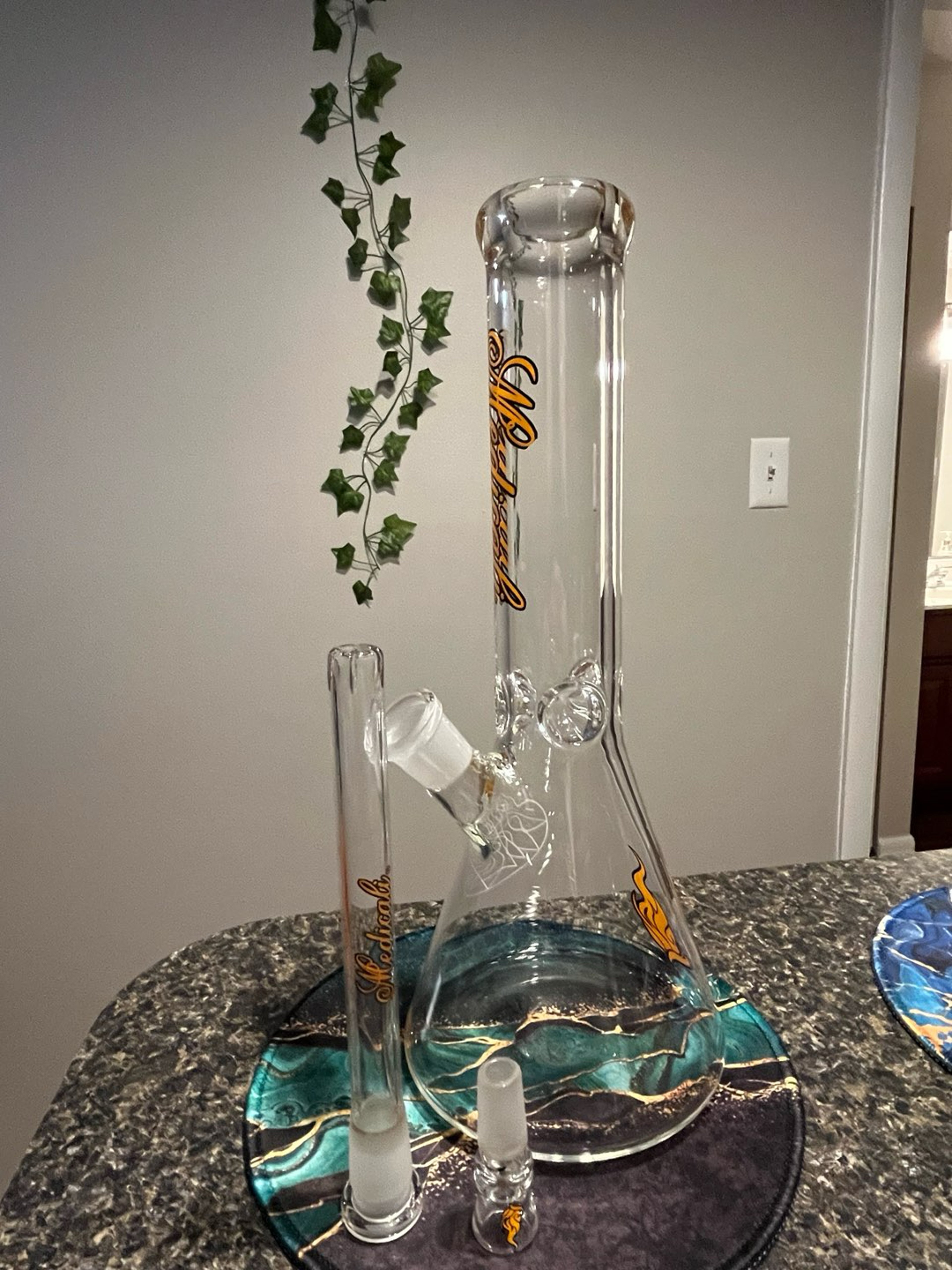Preview pic of Pinched 12 inch Beaker OBO