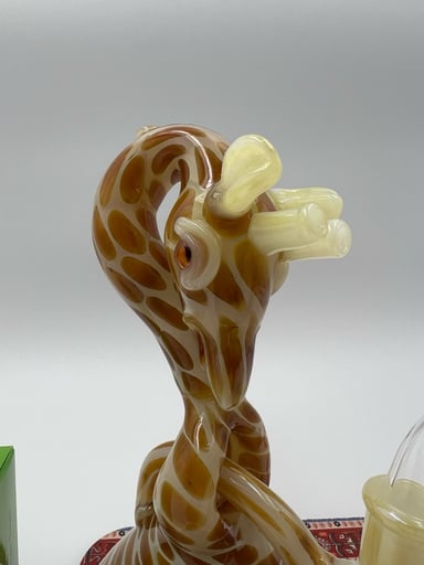 Preview pic of Giraffe & bong slide