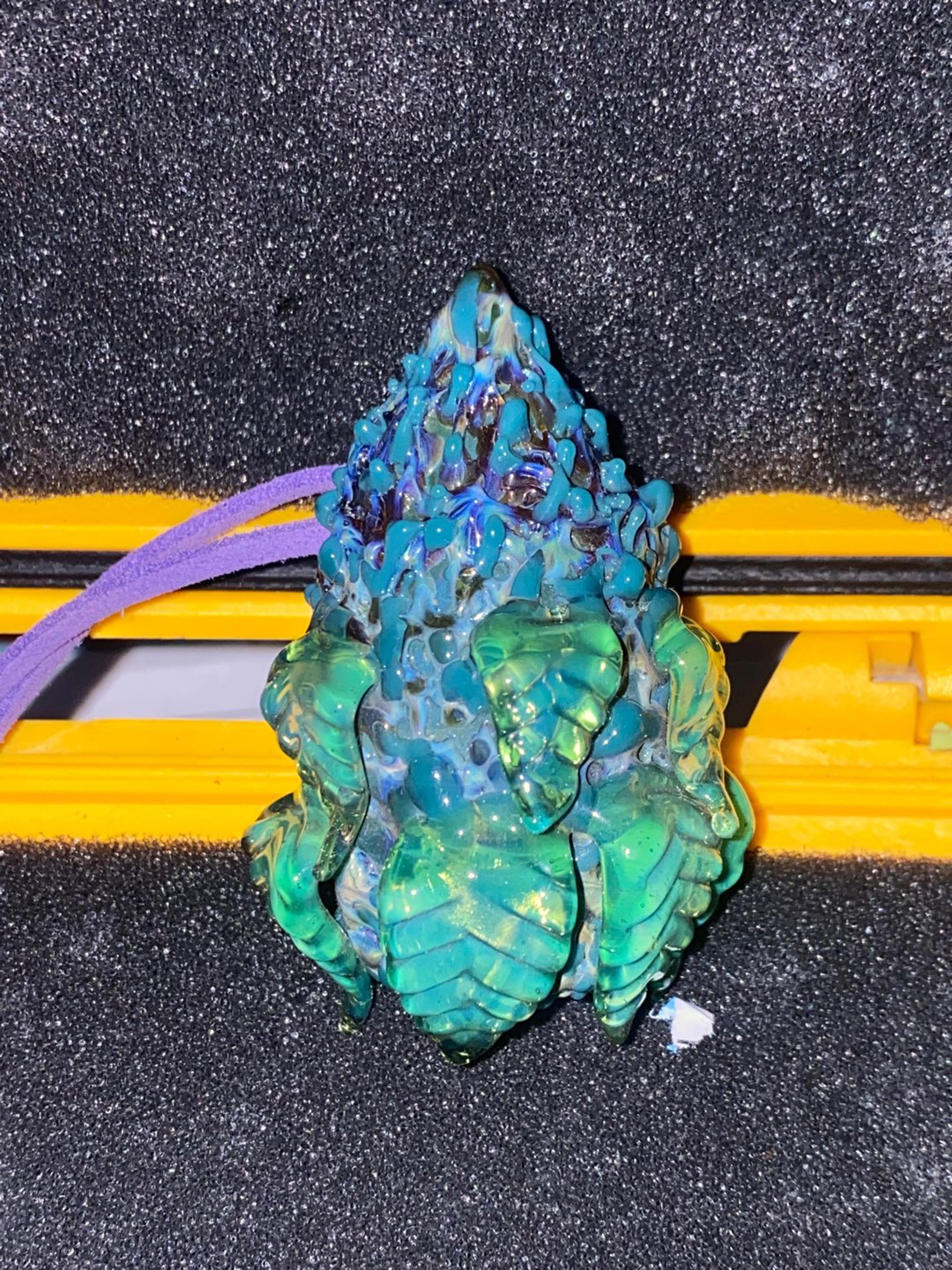 Preview pic of Soak glass nugg pendy