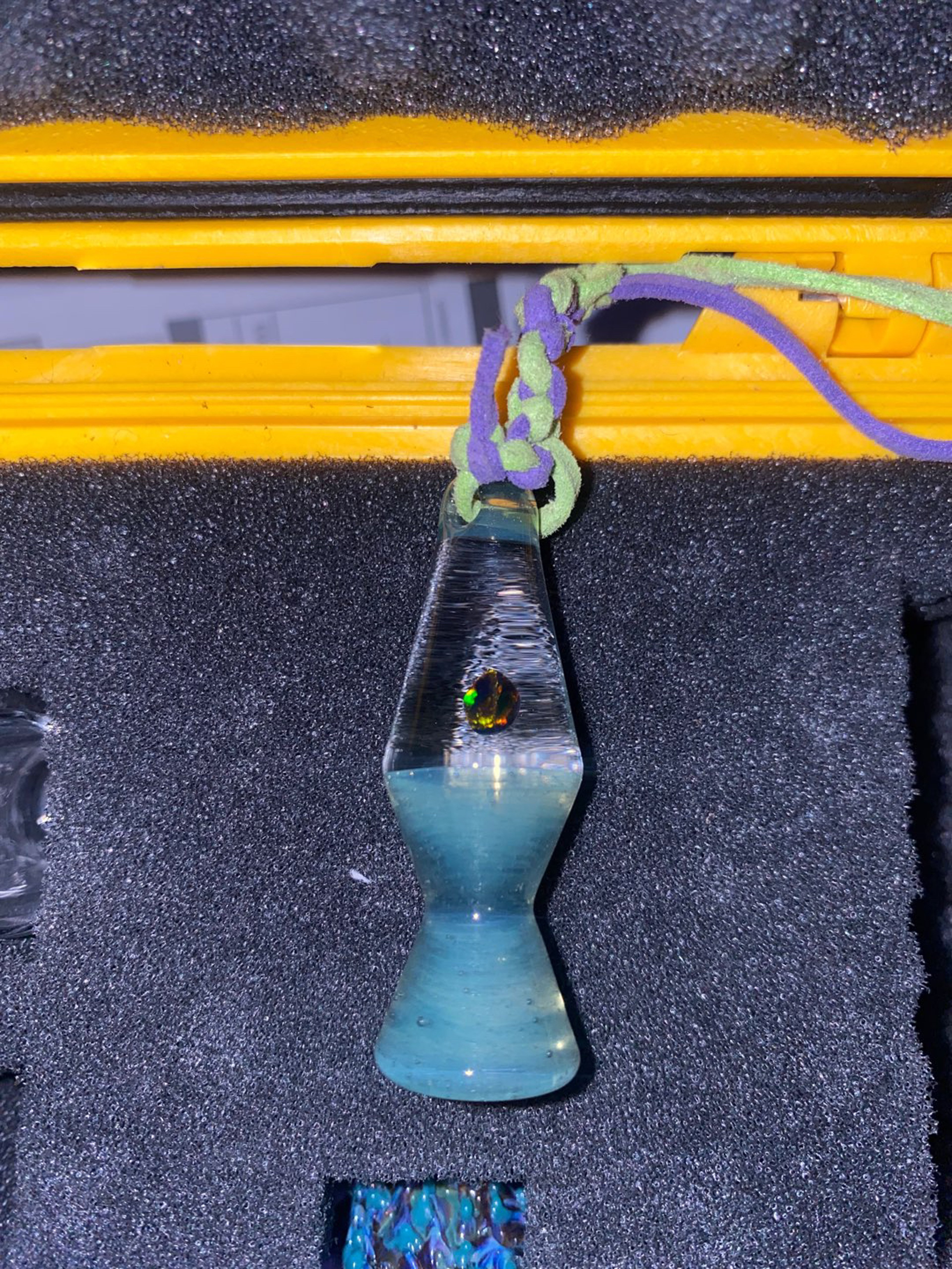 Preview pic of Opazi lava lamp pendy