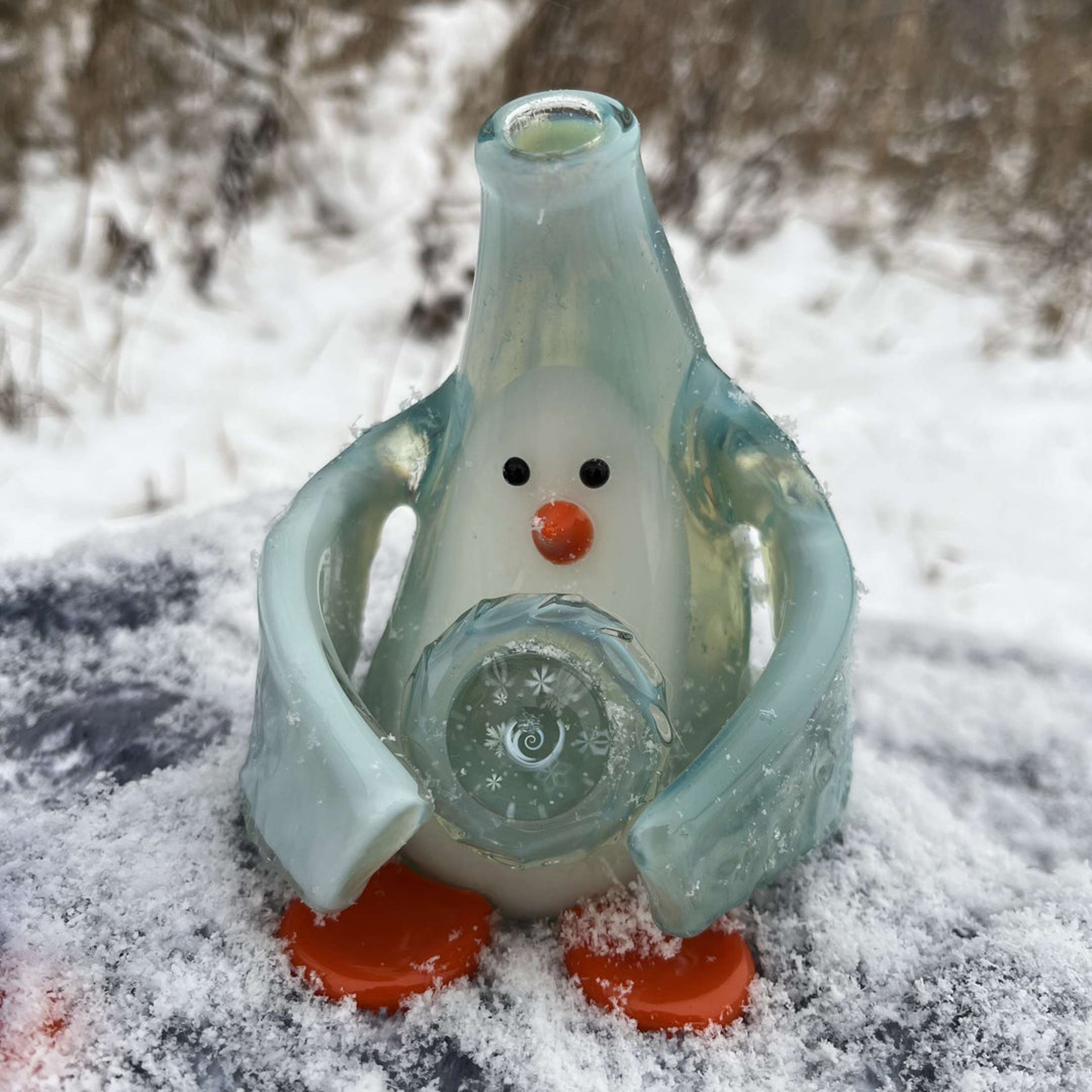 Preview pic of CHAKA GLASS FADED ICE CAVE PENGUIN RIG