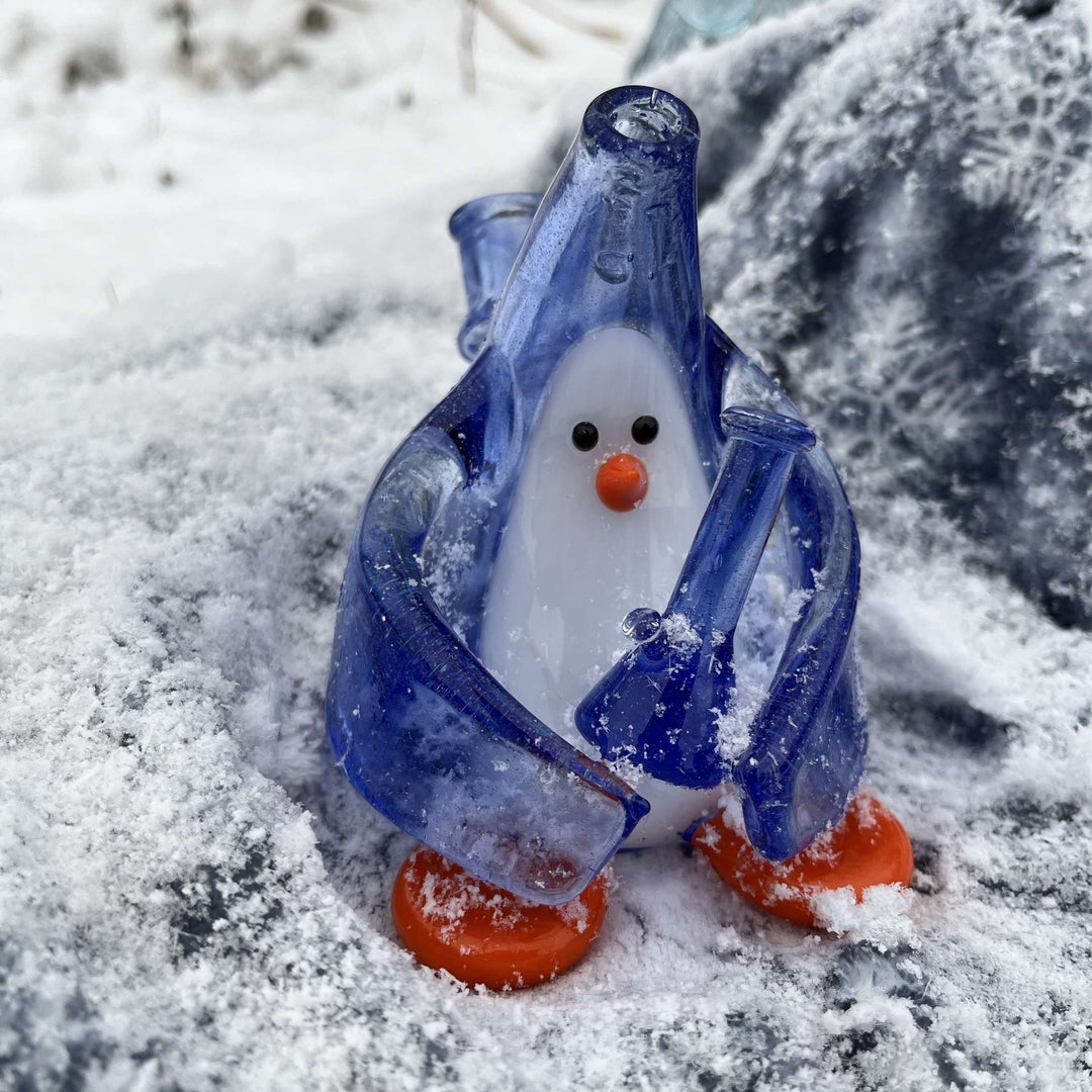 Preview pic of CHAKA GLASS CRUSHED OPAL PENGUIN RIG