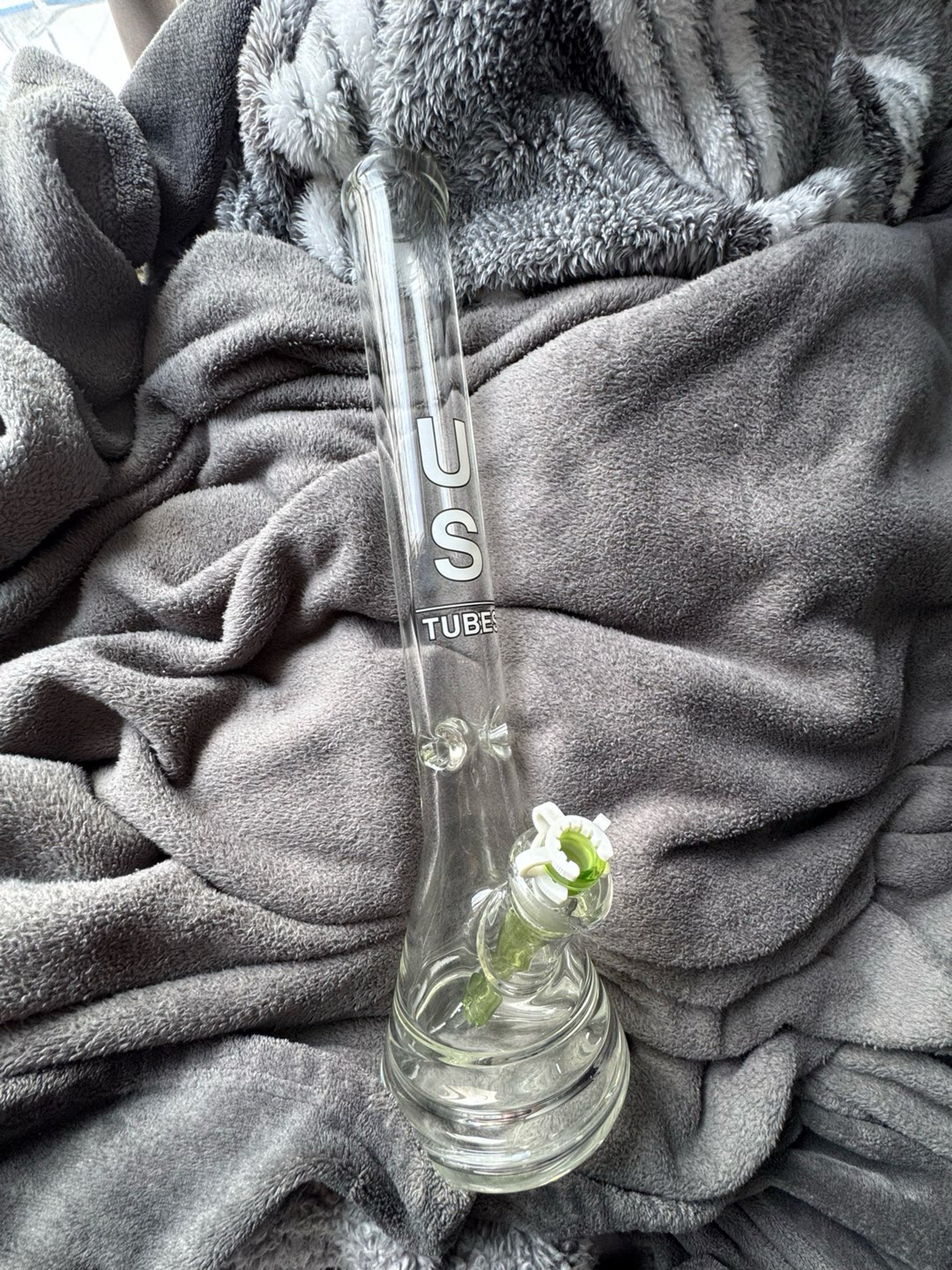 Preview pic of US Tubes - 18" Beaker 50x9 - White & Black Vertical Label 🏷️