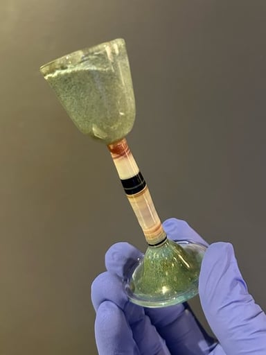 Preview pic of Lic glass wineglass