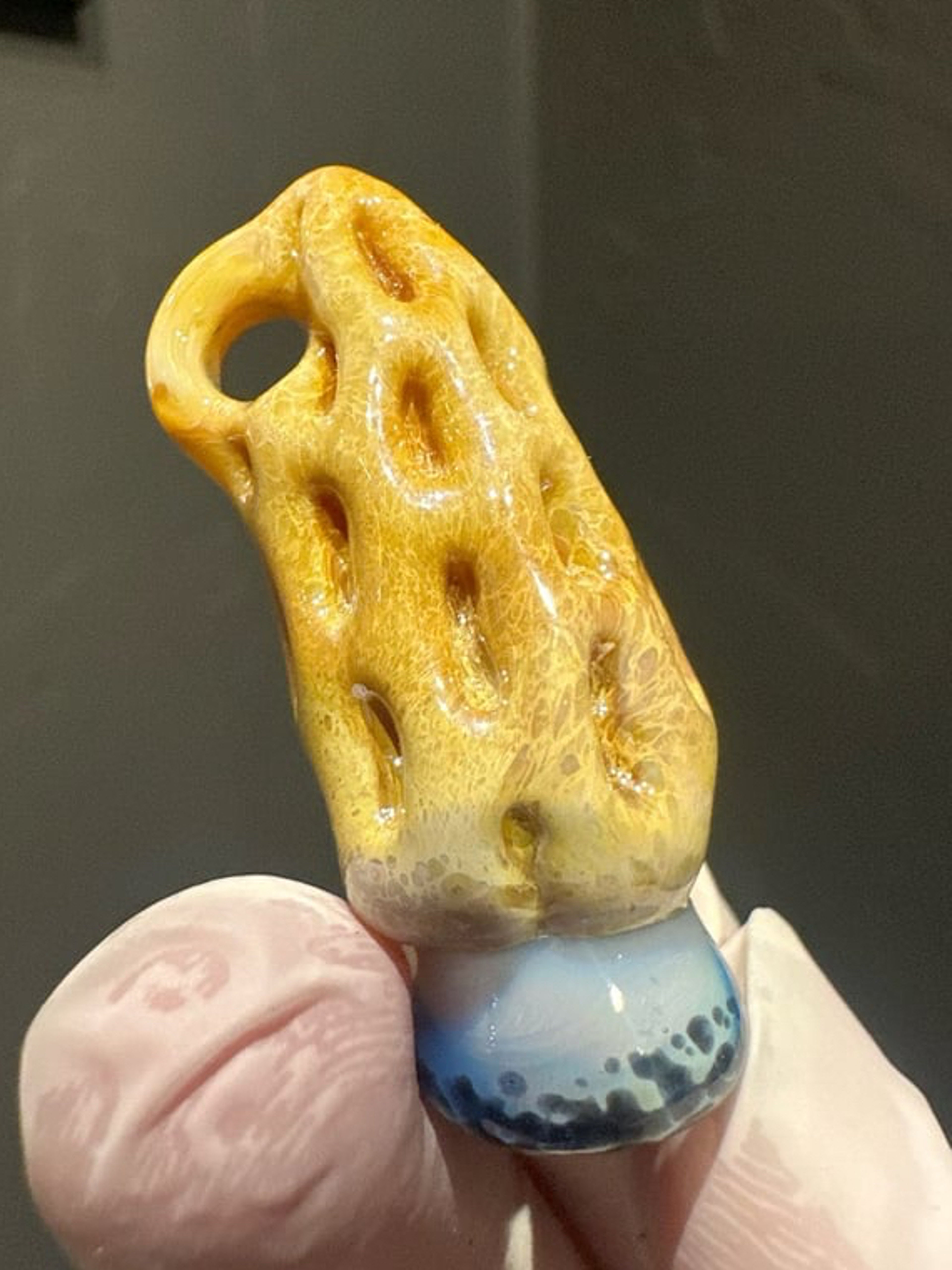 Preview pic of Diligent glass mushy pendant