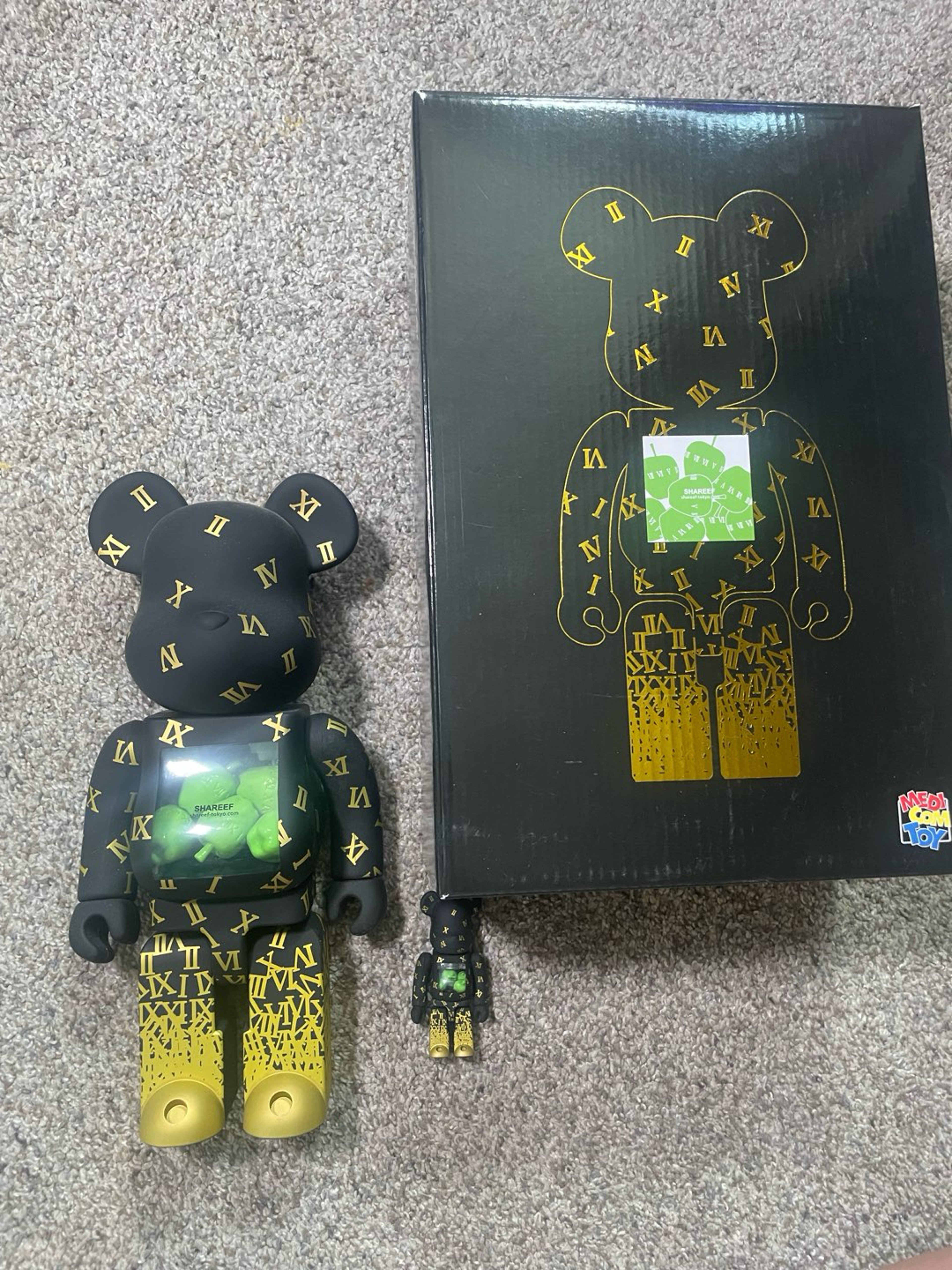 Preview pic of Be@rbrick set shareef 3 100% & 400%