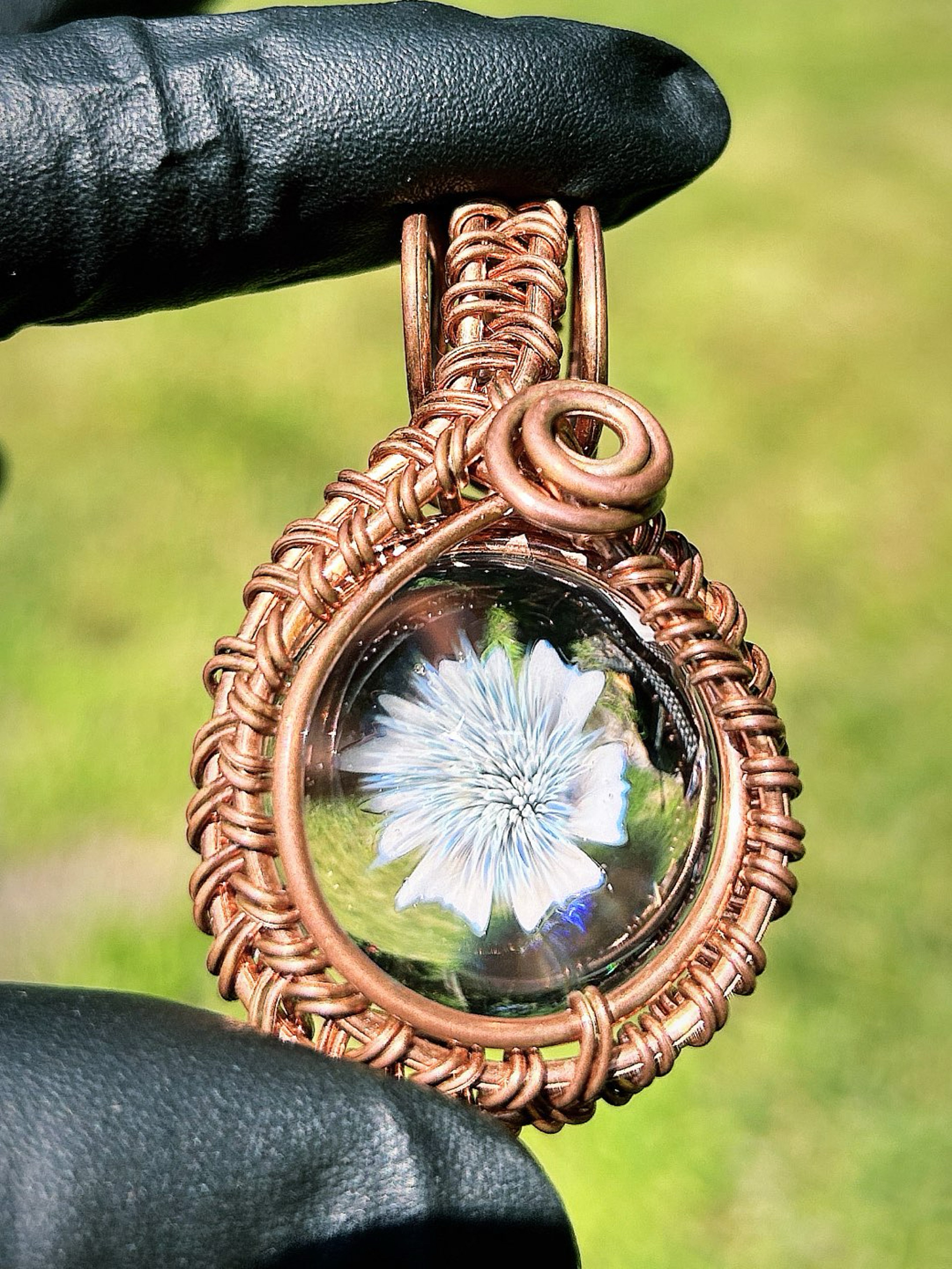 Preview pic of MarvinsGlass Flower Implosion Pendant 🪼