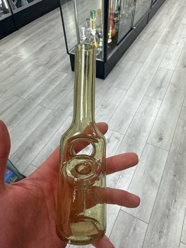 Preview pic of Color changing phaze bottle by Brod glassart