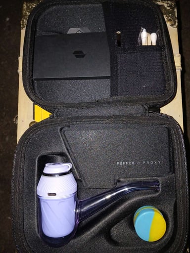 Preview pic of PUFFCO PROXY limkted editionBRAND NEW