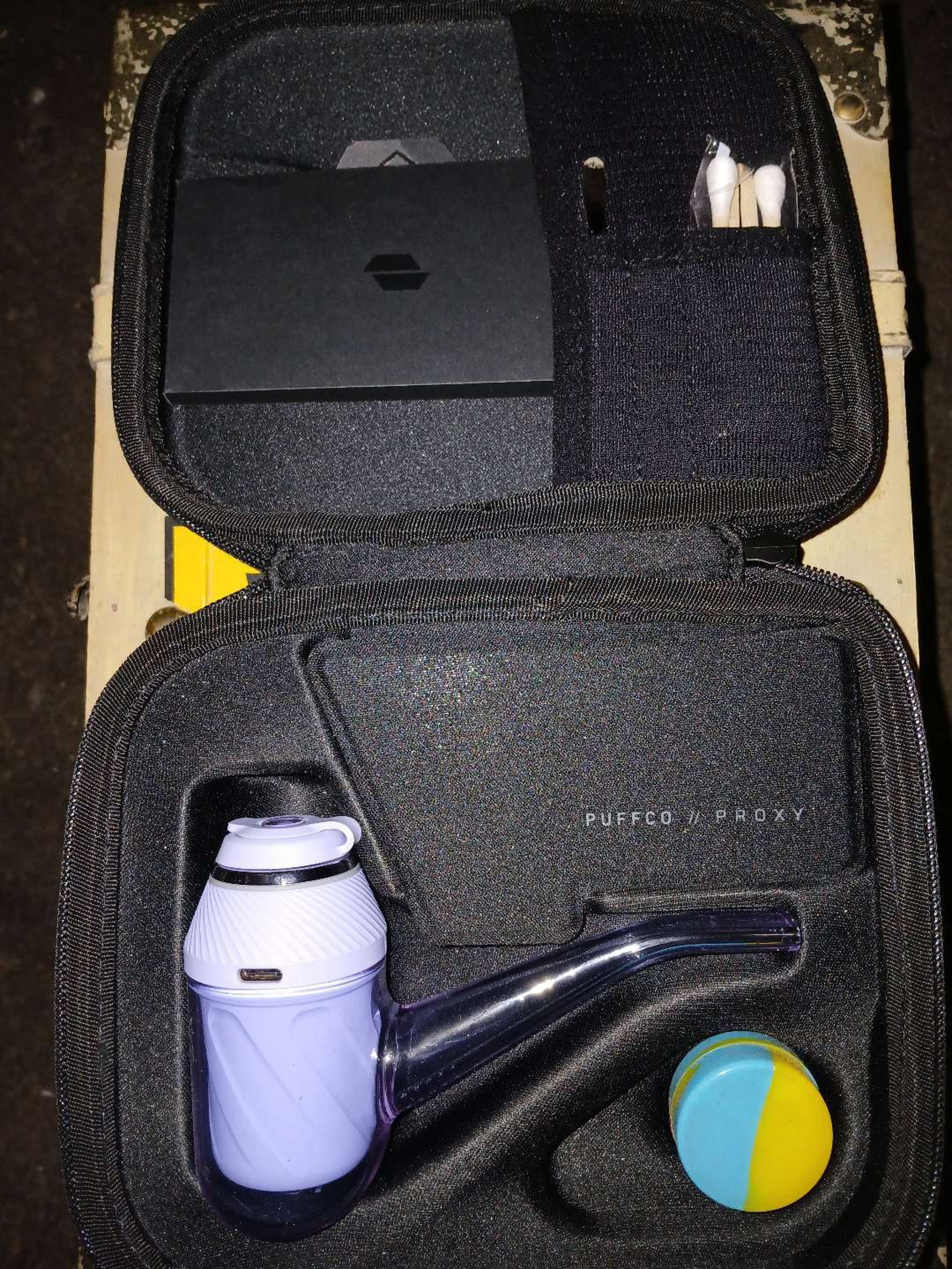 Preview pic of PUFFCO PROXY limkted editionBRAND NEW