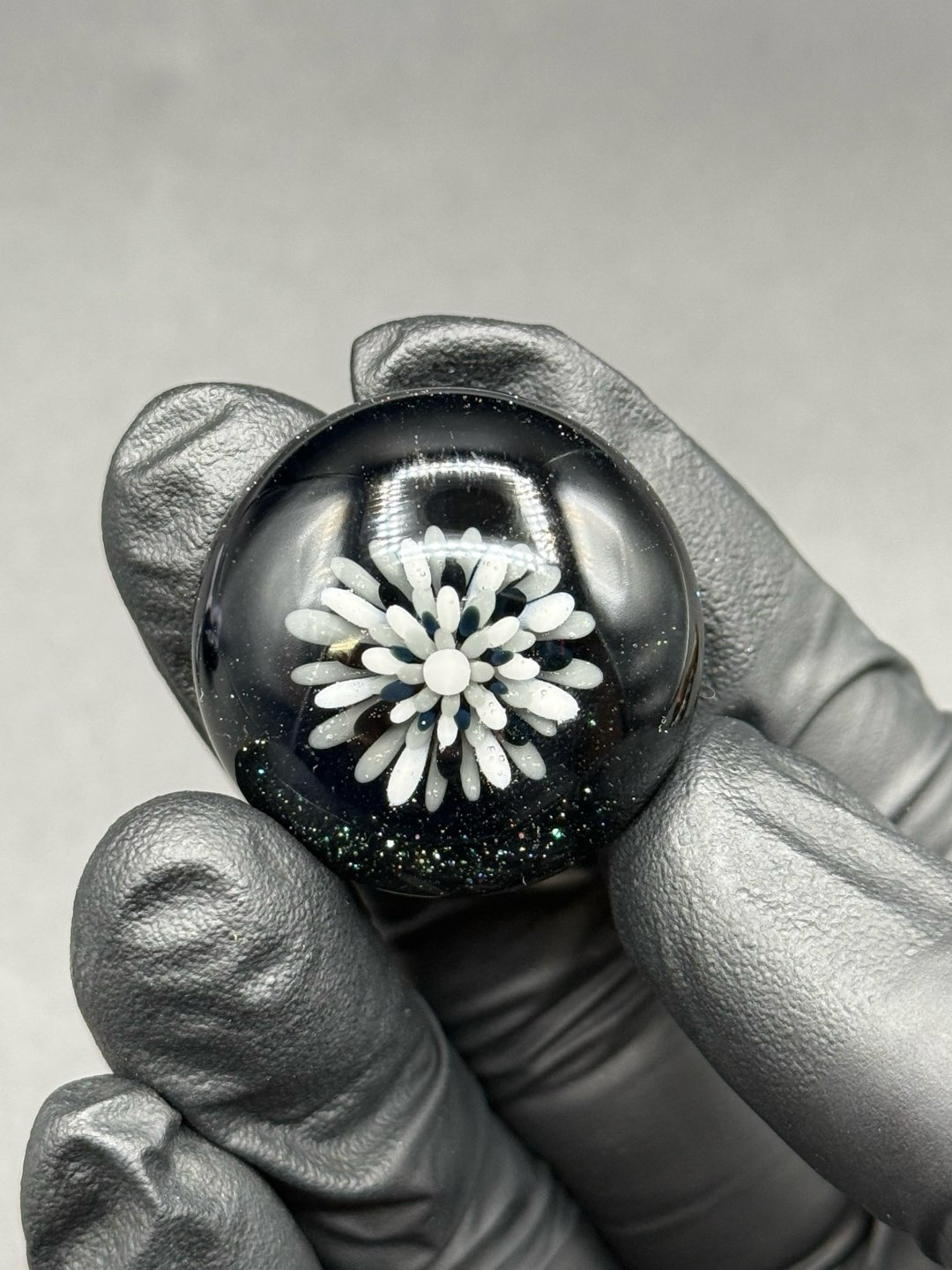 Preview pic of Dot implosion magnet