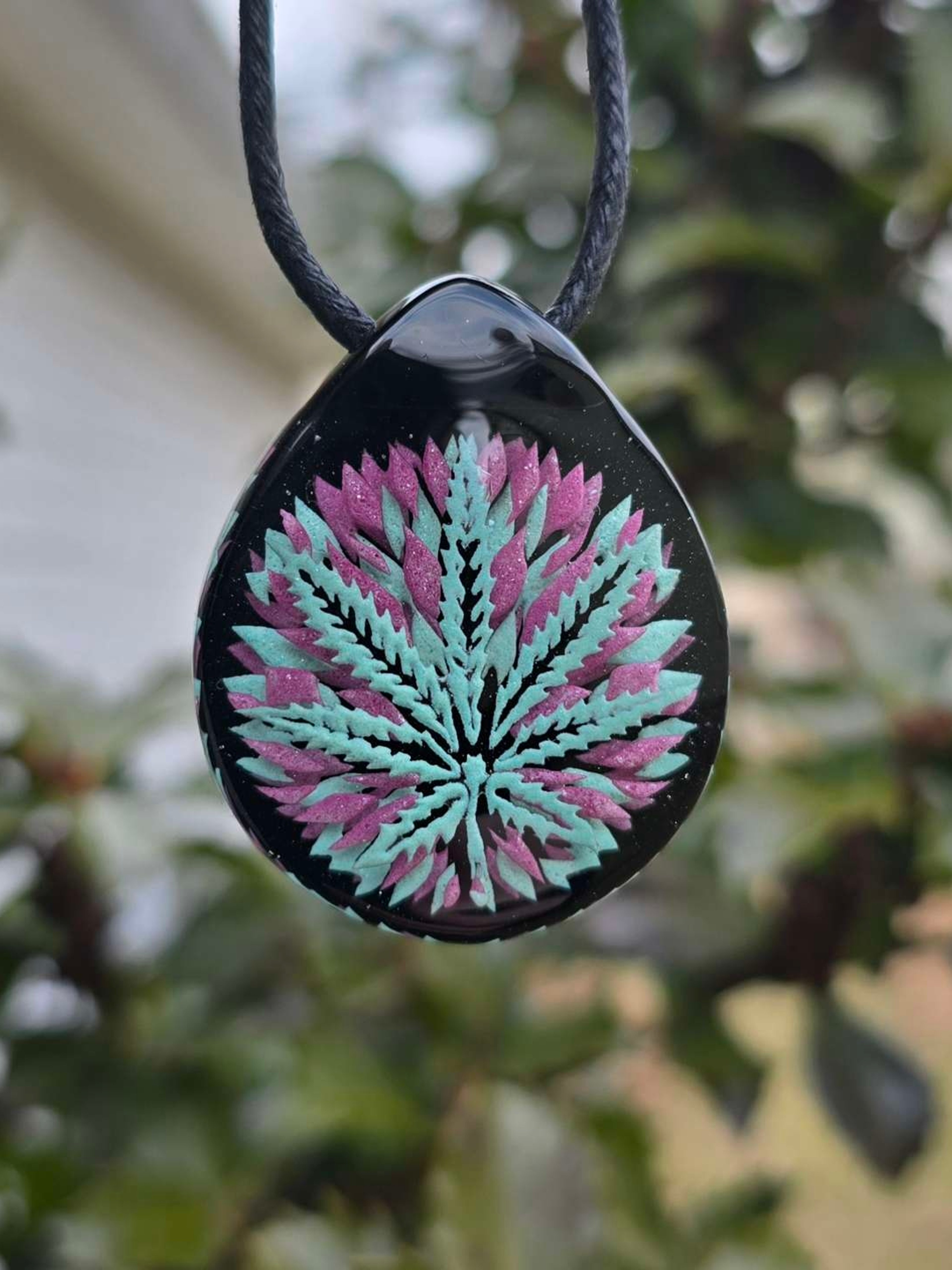 Preview pic of Pot Leaf Layered Glow Pendant