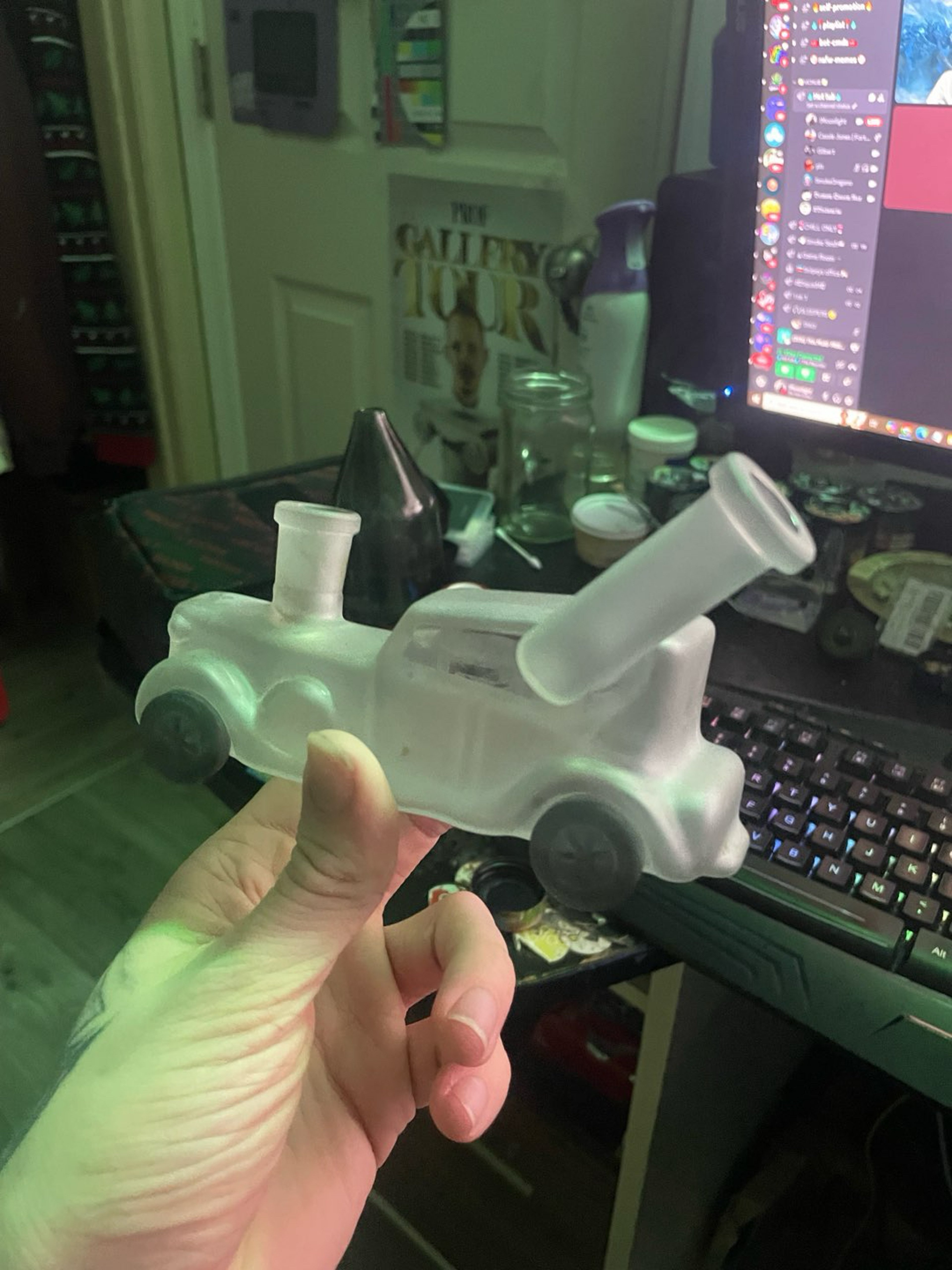 Preview pic of Daily high club bong
