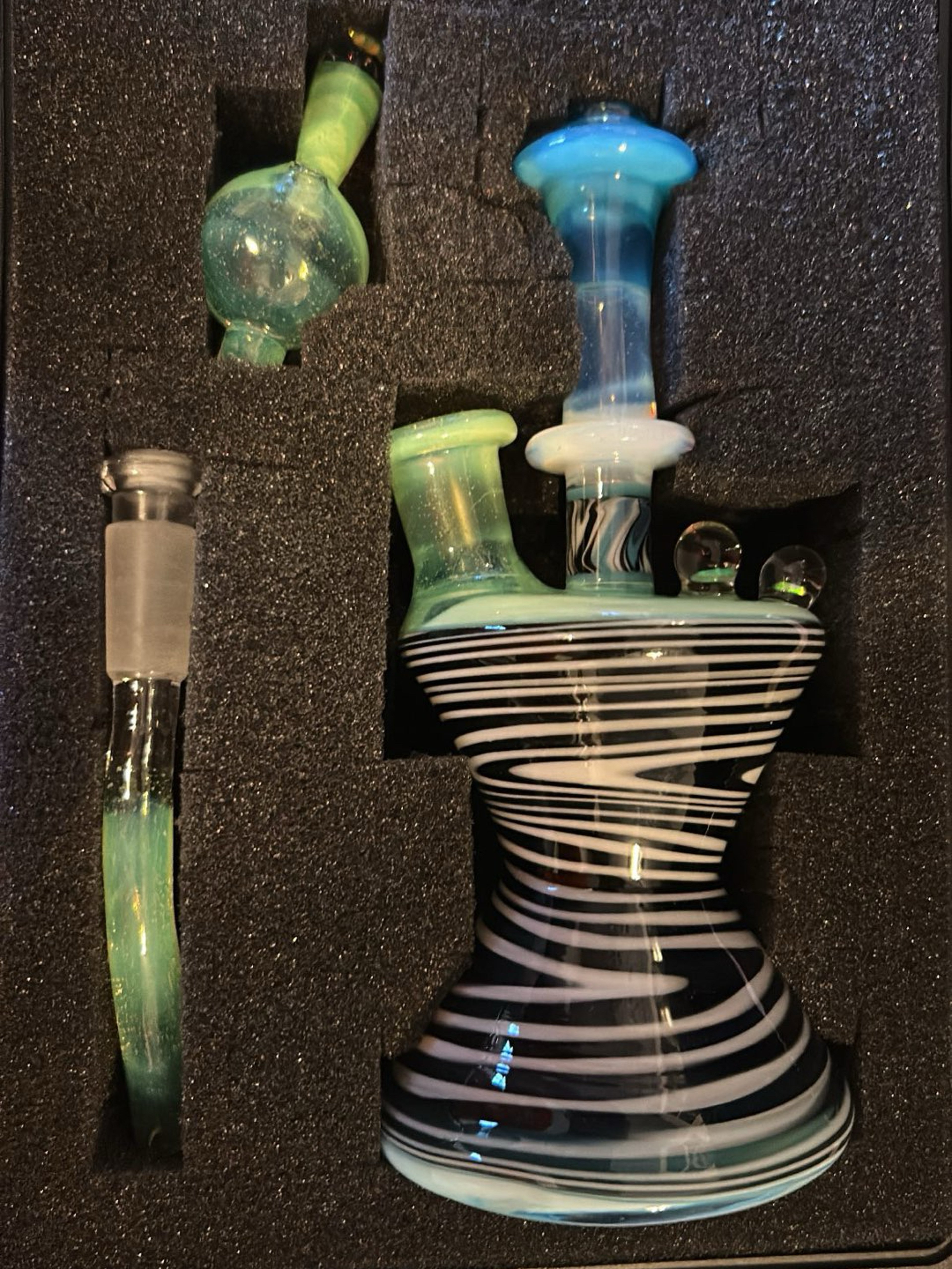 Preview pic of @waveyglass custom heady mini rig