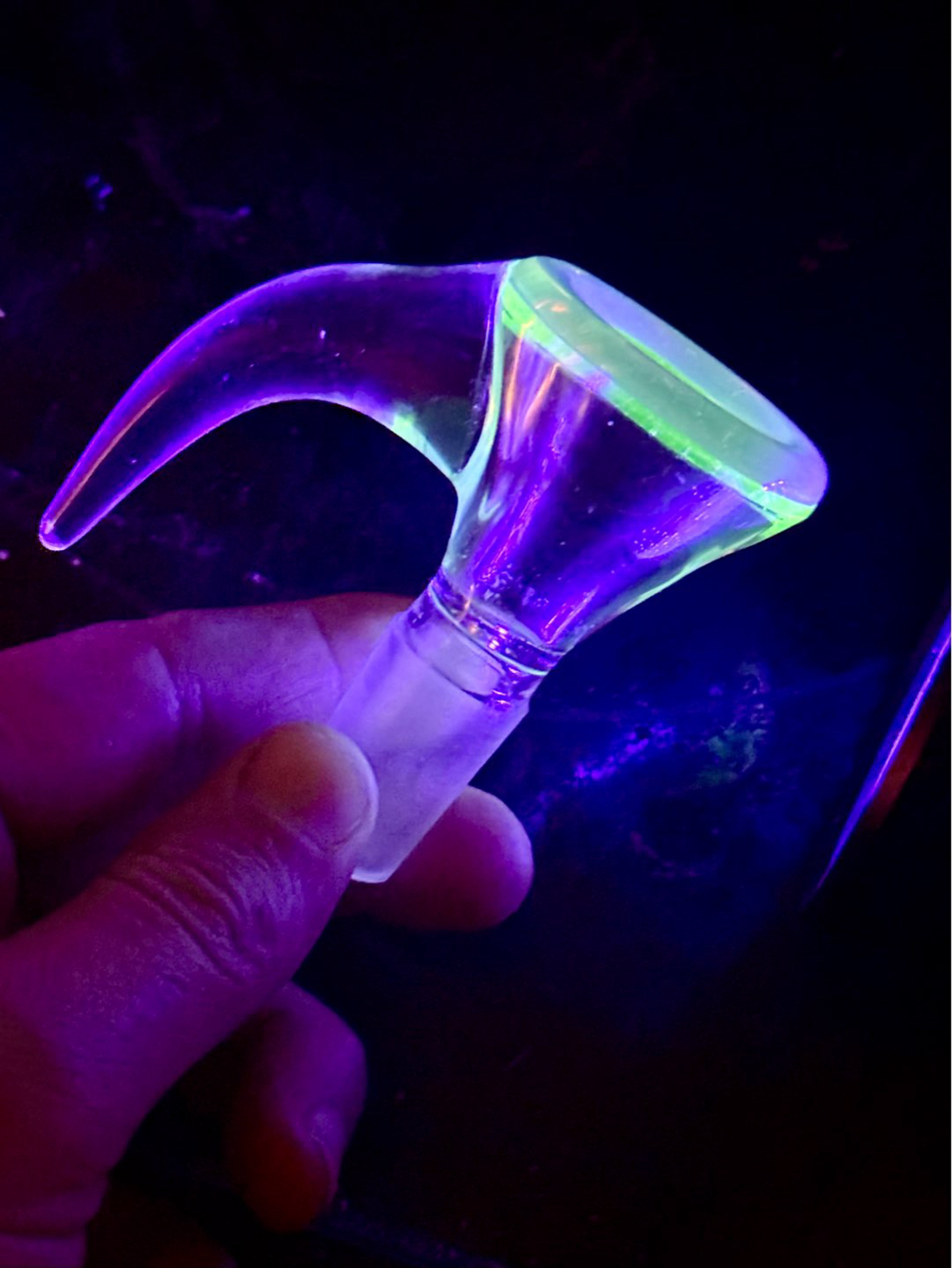 Preview pic of V.i.P Glass Green Slyme UV Reactive