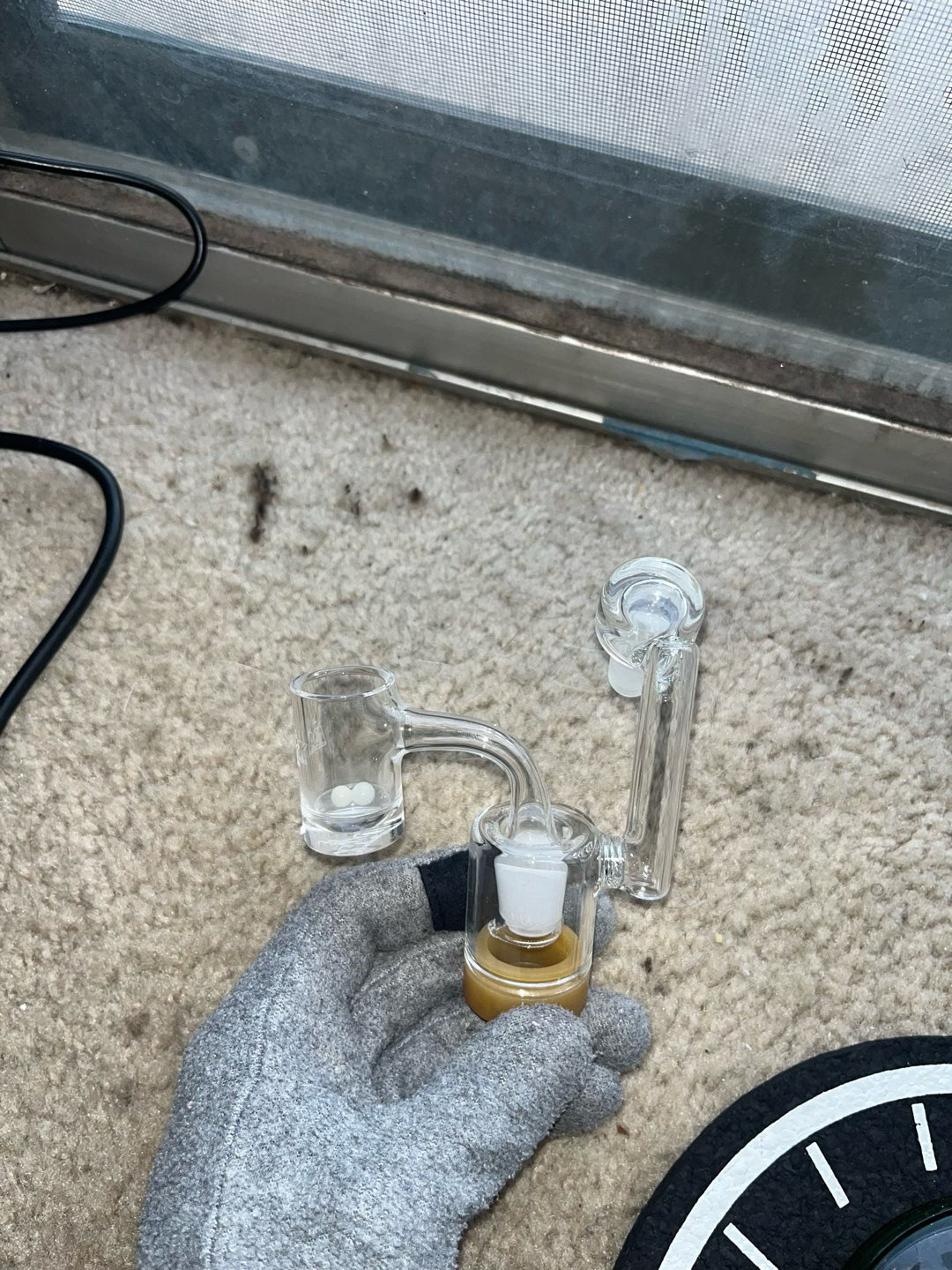 Preview pic of Dank factory 14mm banger + reclaim catcher & glow in the dark pearls