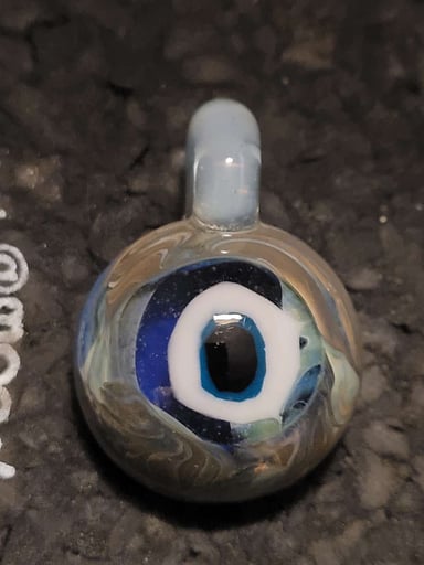 Preview pic of Millie pendant eye